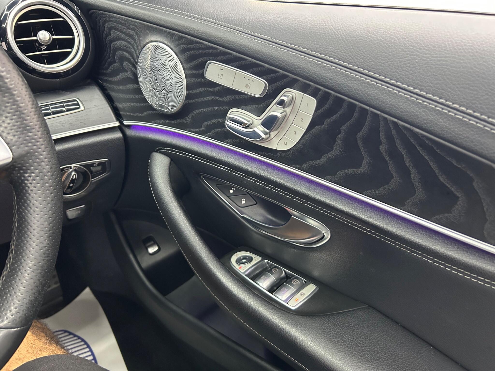 Mercedes-Benz E Class view 53