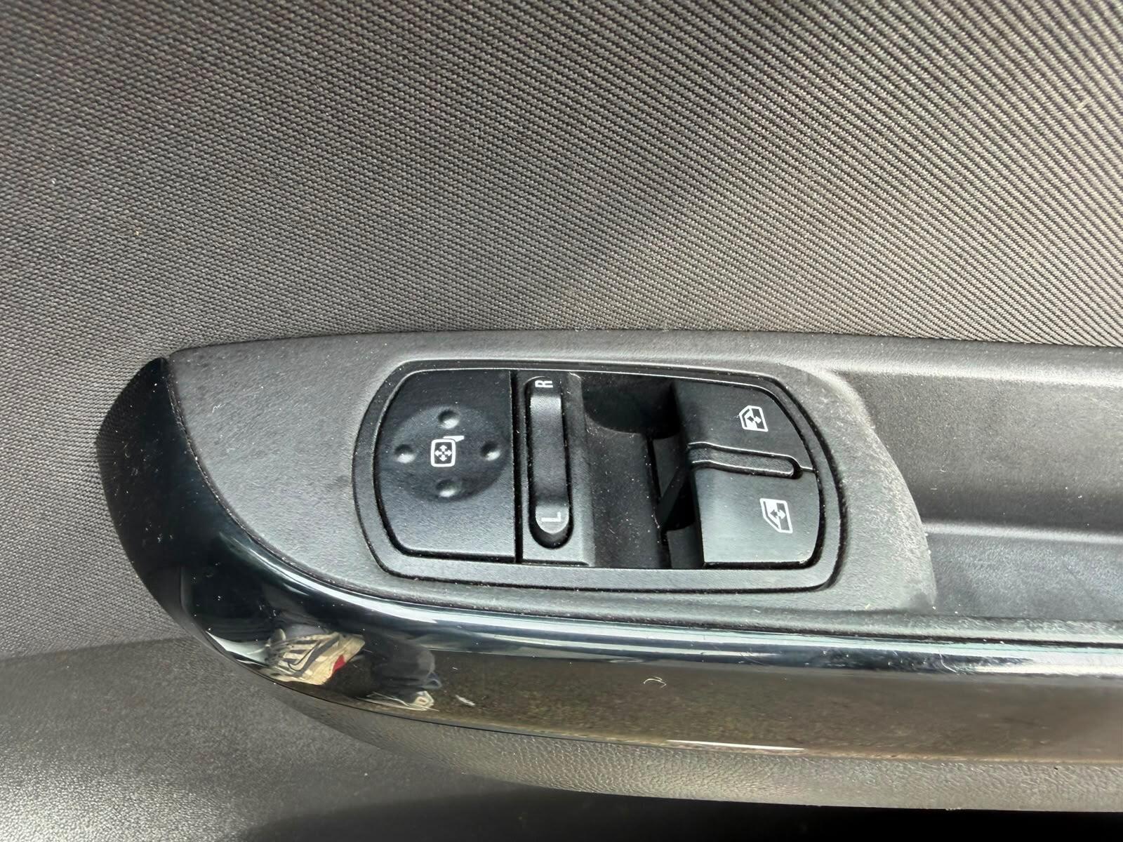 Vauxhall Corsa view 23