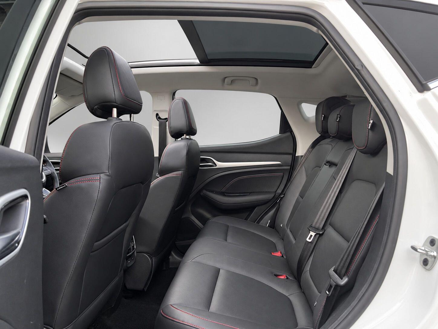 MG ZS view 33