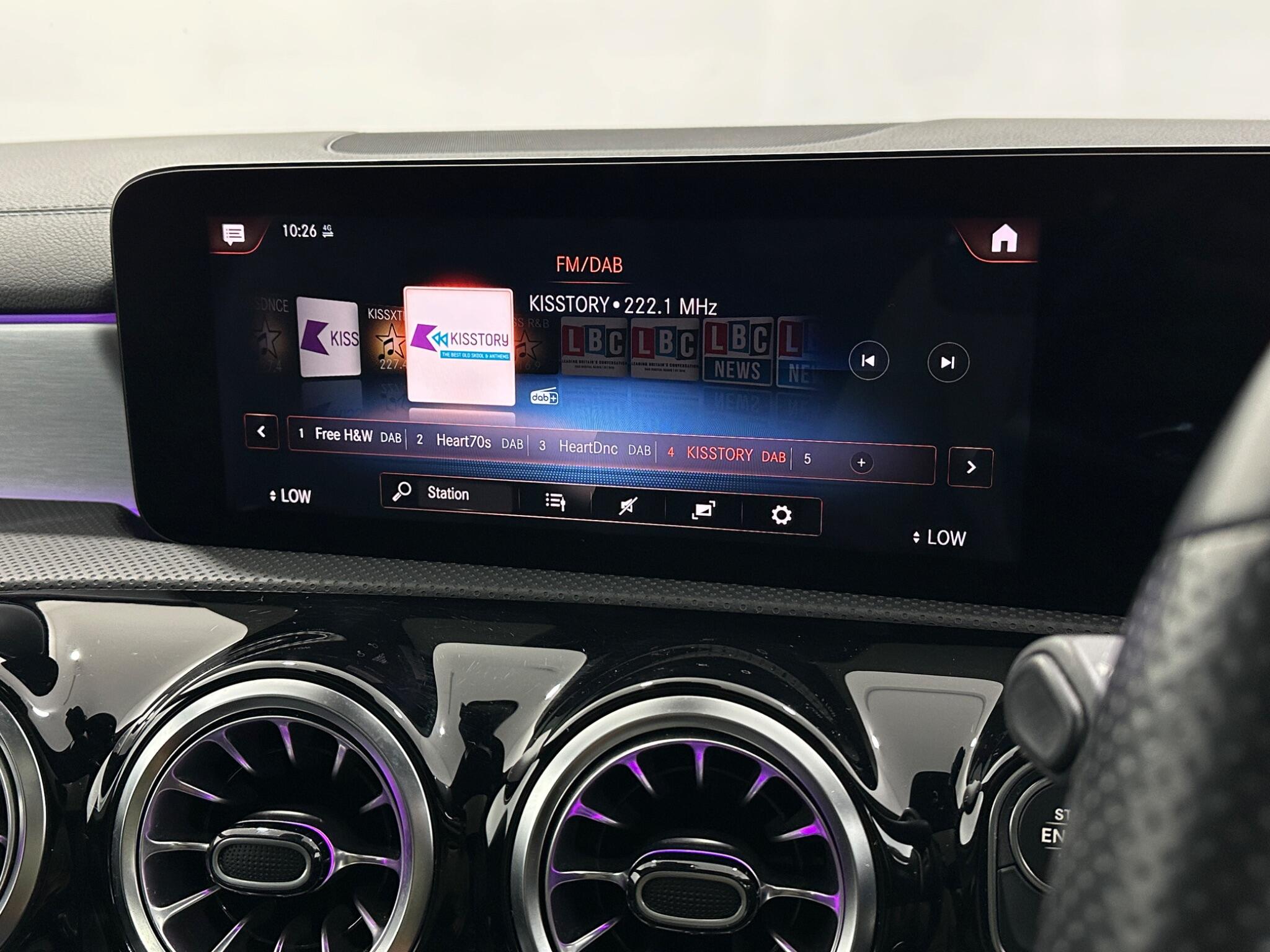 Mercedes-Benz Cla view 28