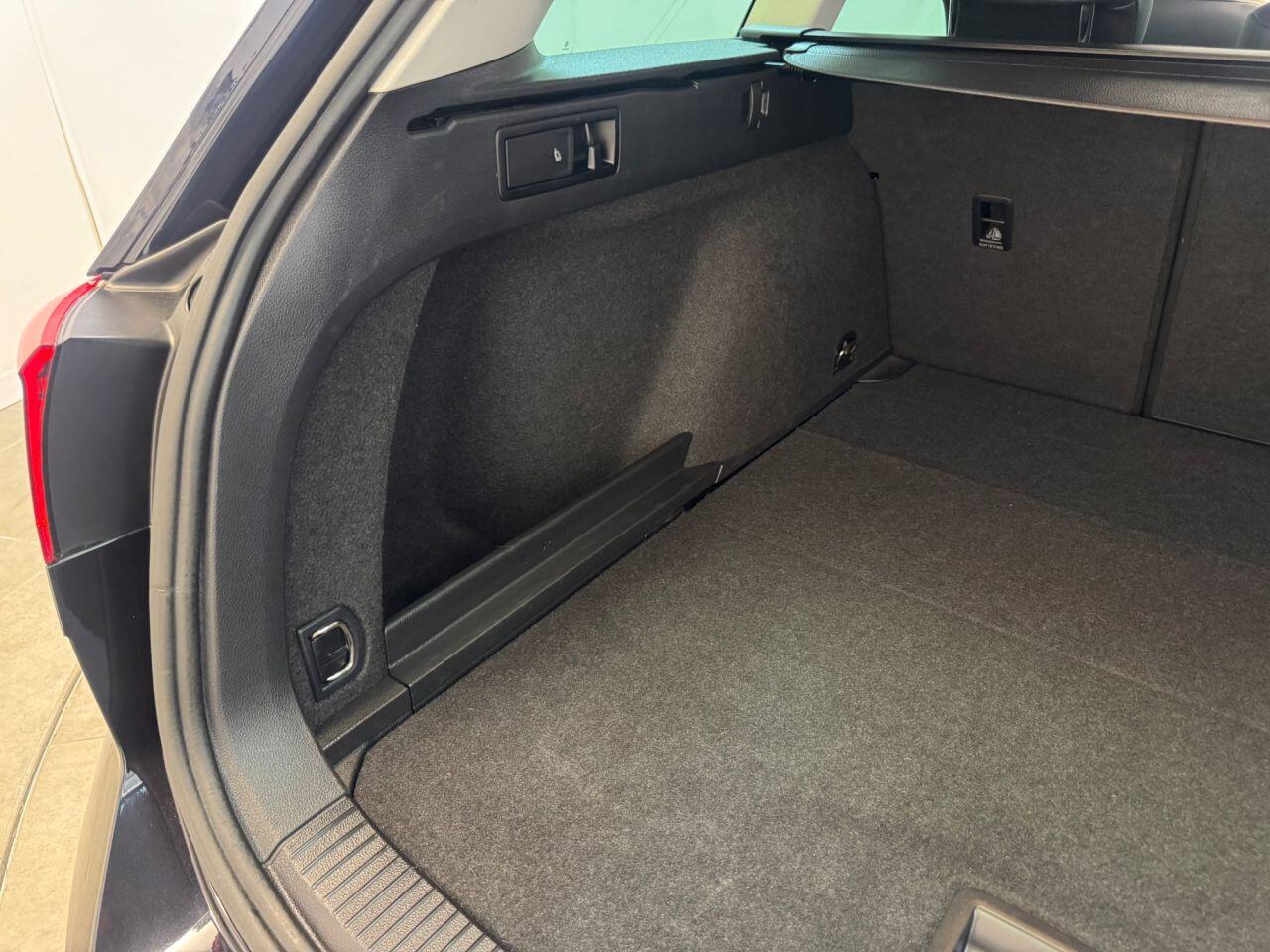 Volkswagen Passat view 49