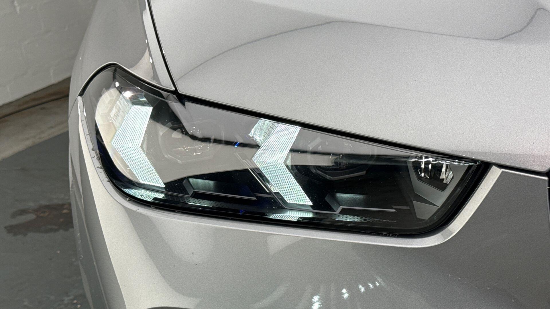 BMW X5 view 24