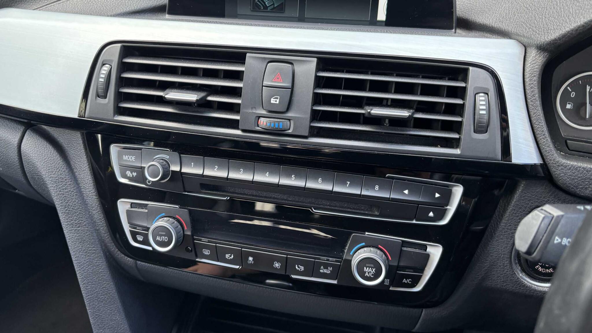 BMW 3 Series view 14