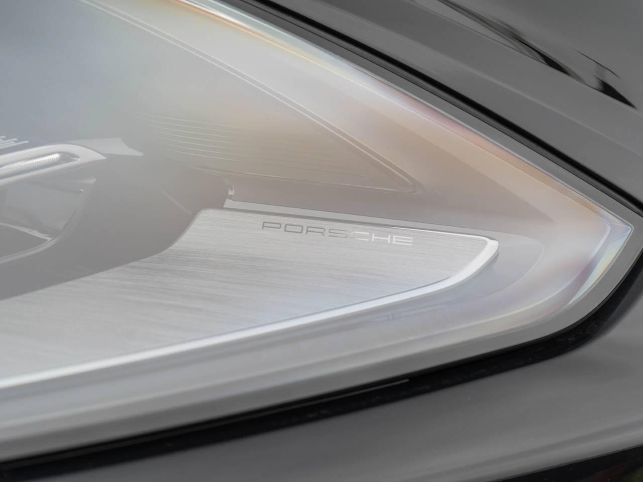 Porsche Cayenne view 12