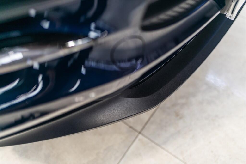 Porsche Macan view 16