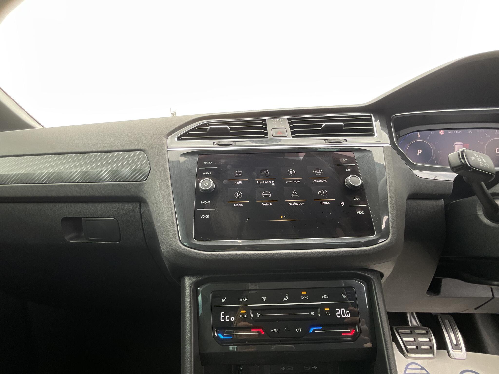 Volkswagen Tiguan view 23