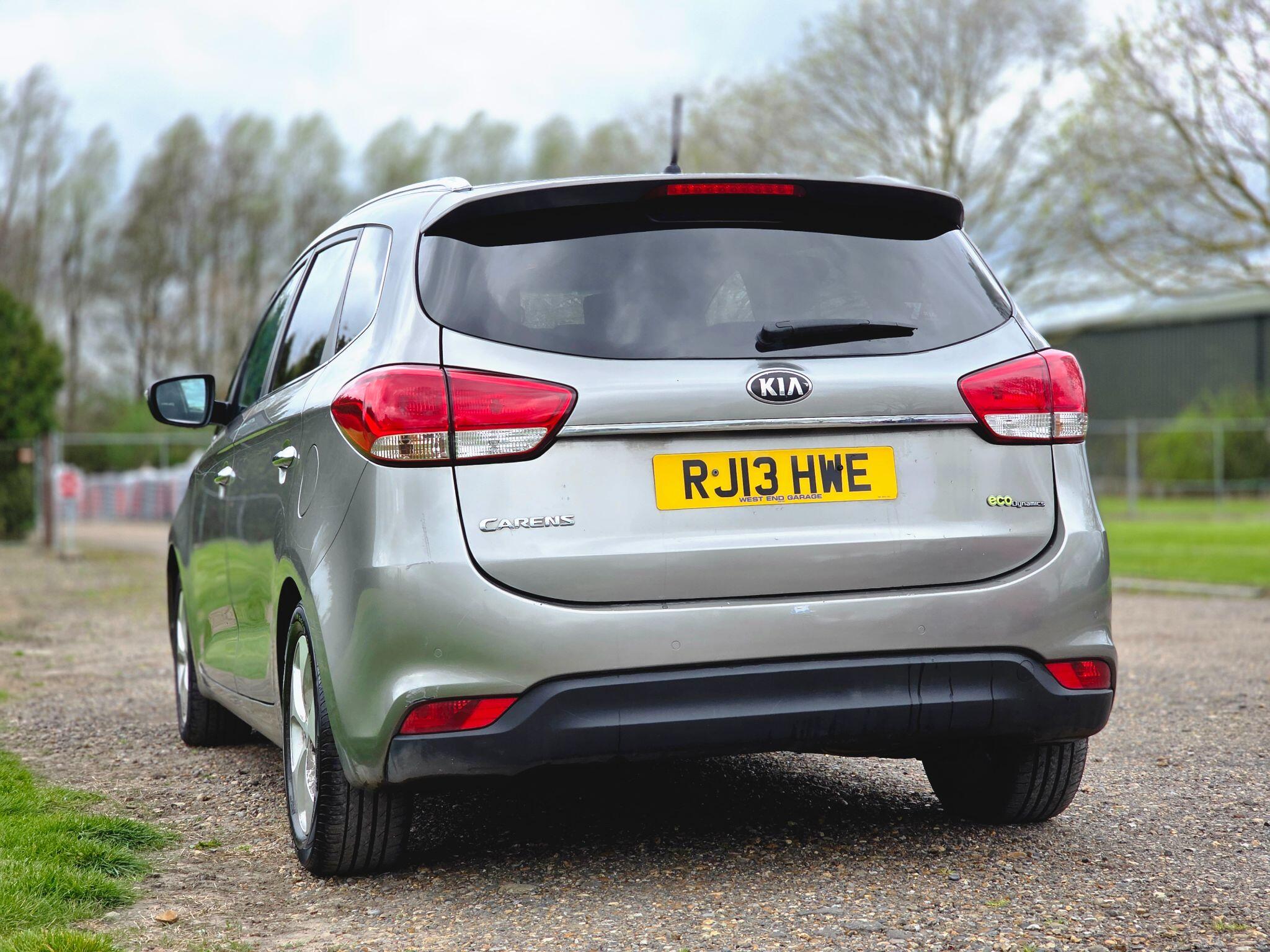 Kia Carens view 8