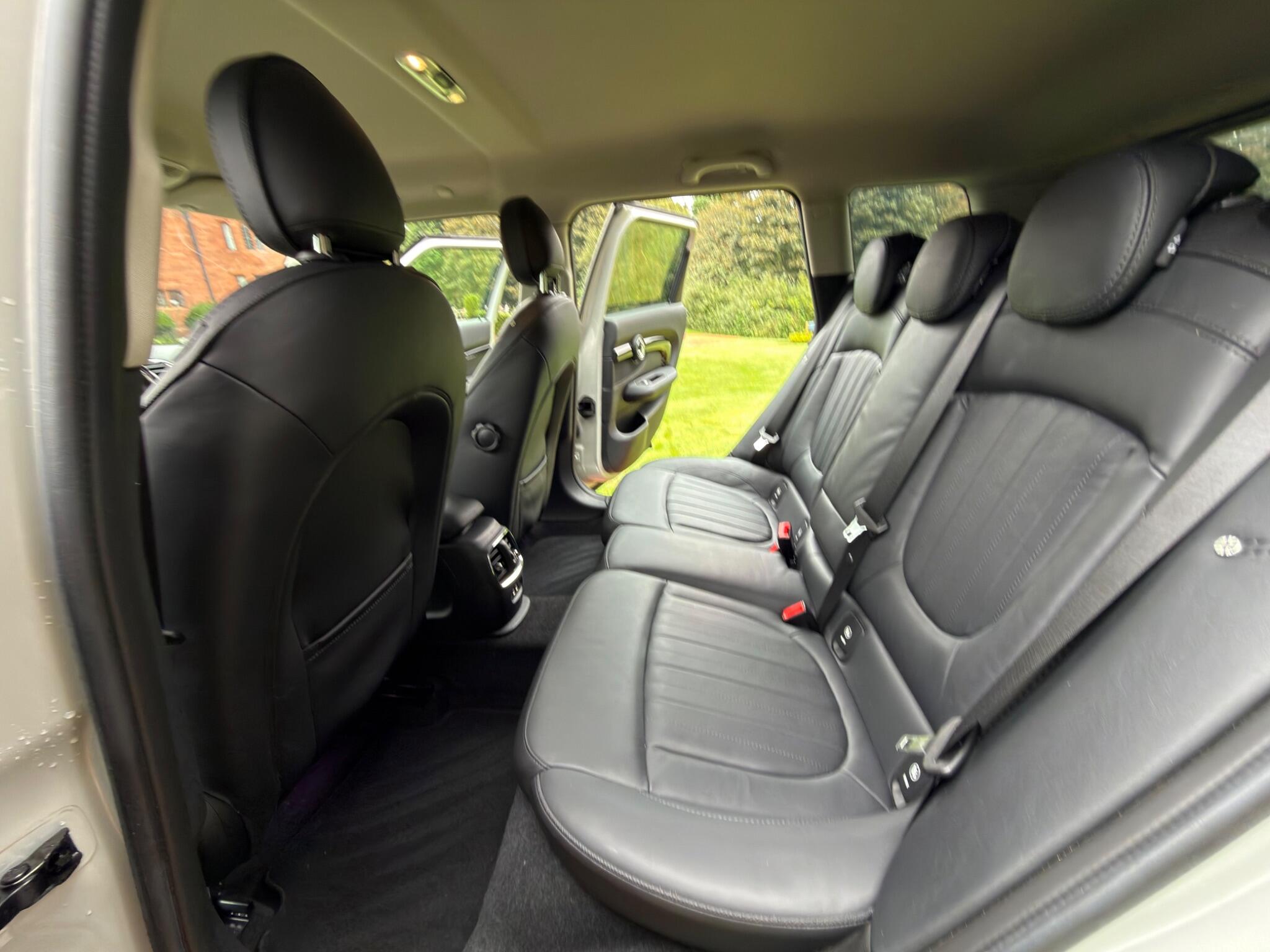 Mini Clubman view 22