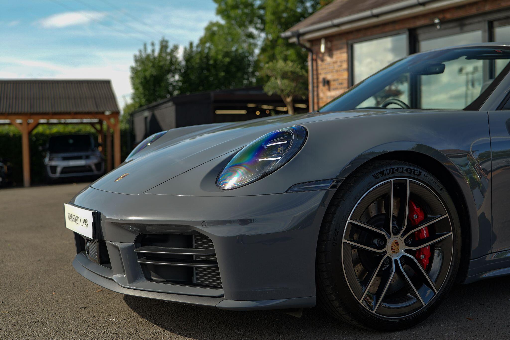 Porsche 911 view 9