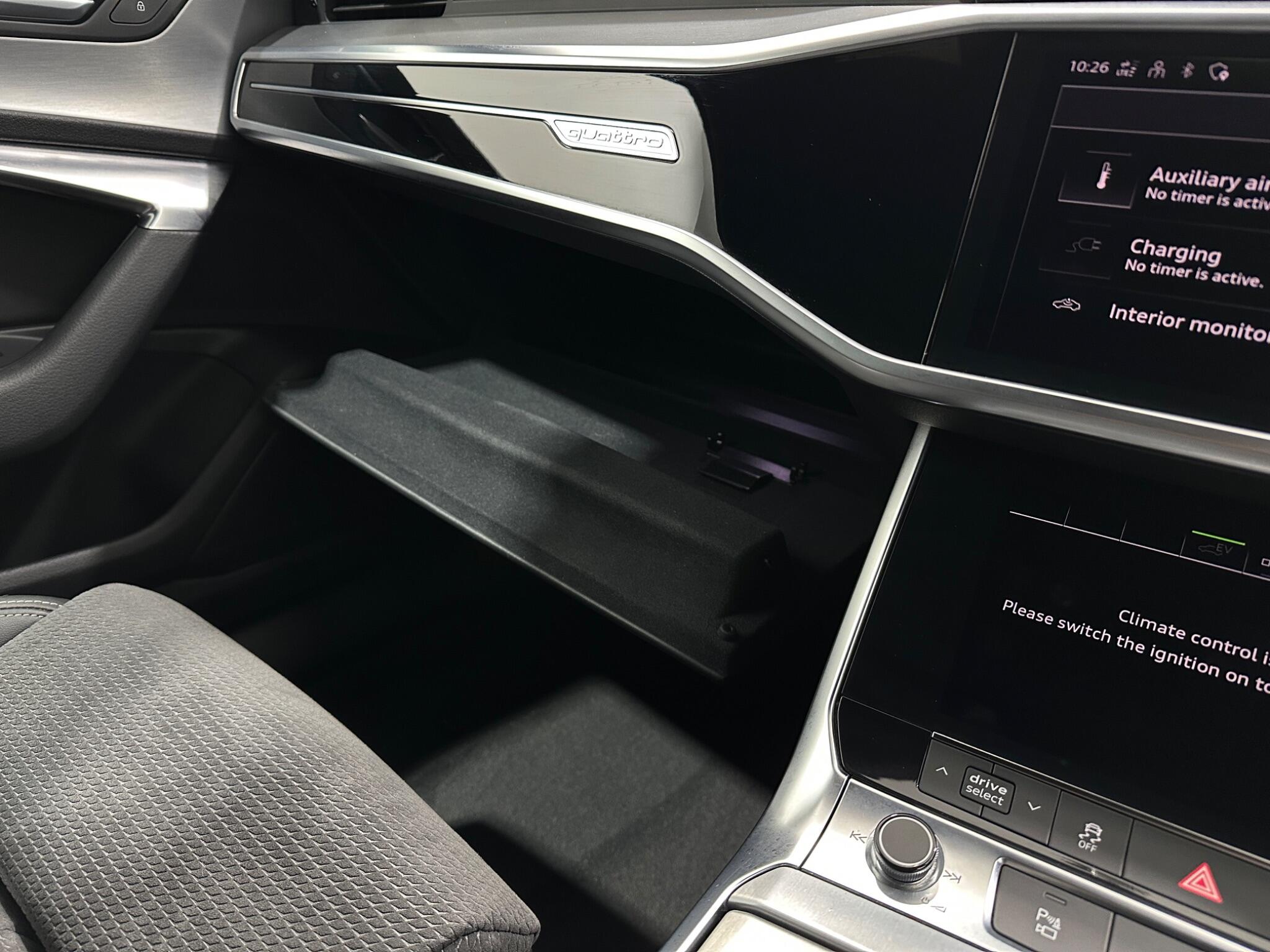 Audi A6 Saloon view 28