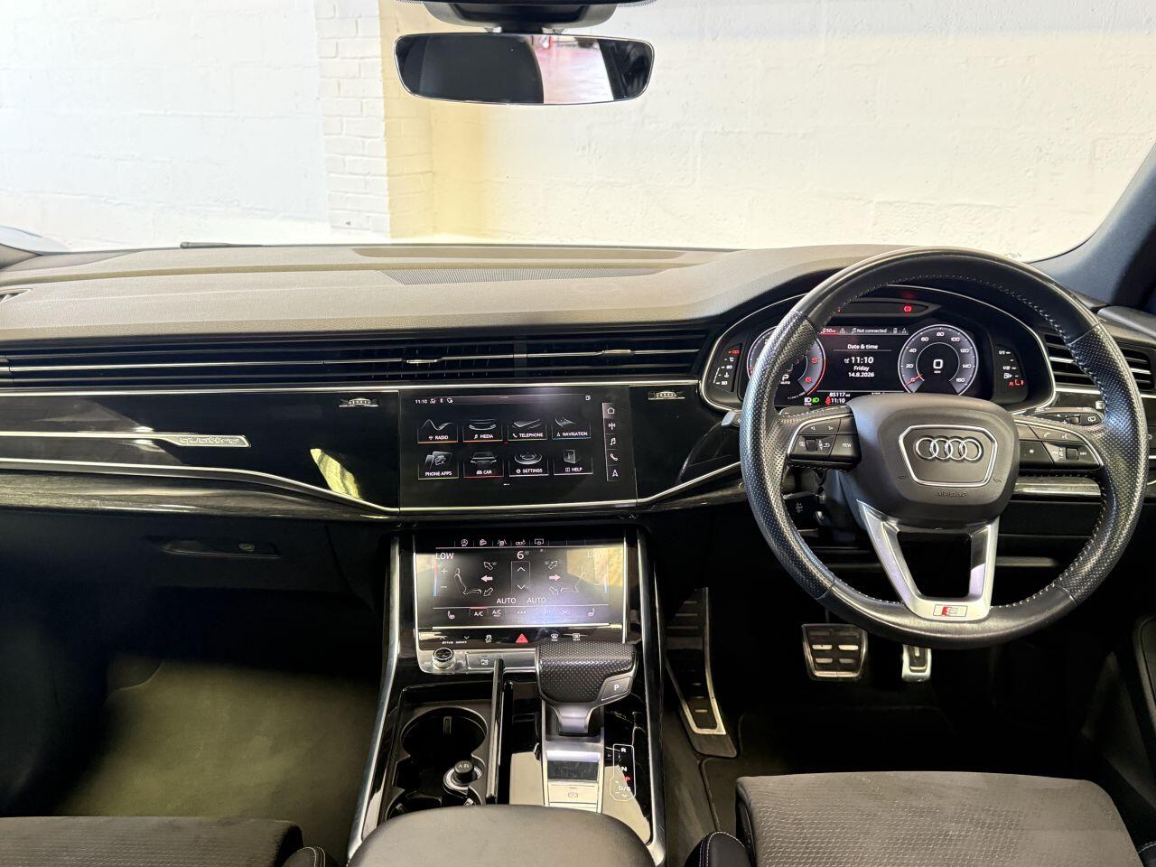 Audi Q8 view 35