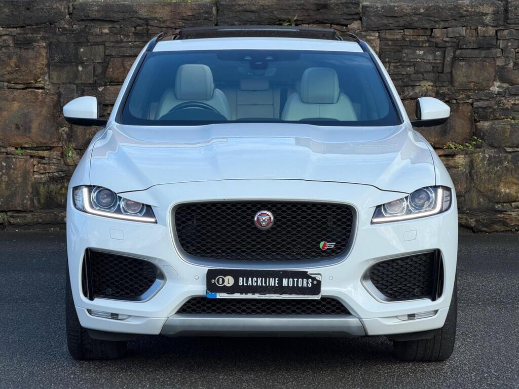 Jaguar F-Pace view 2