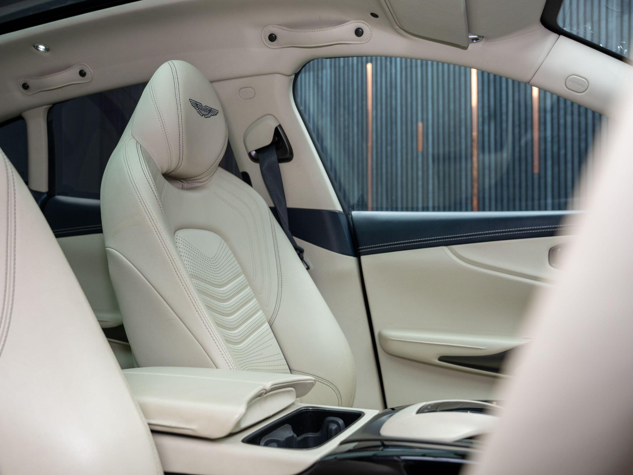 Aston Martin DBX view 16