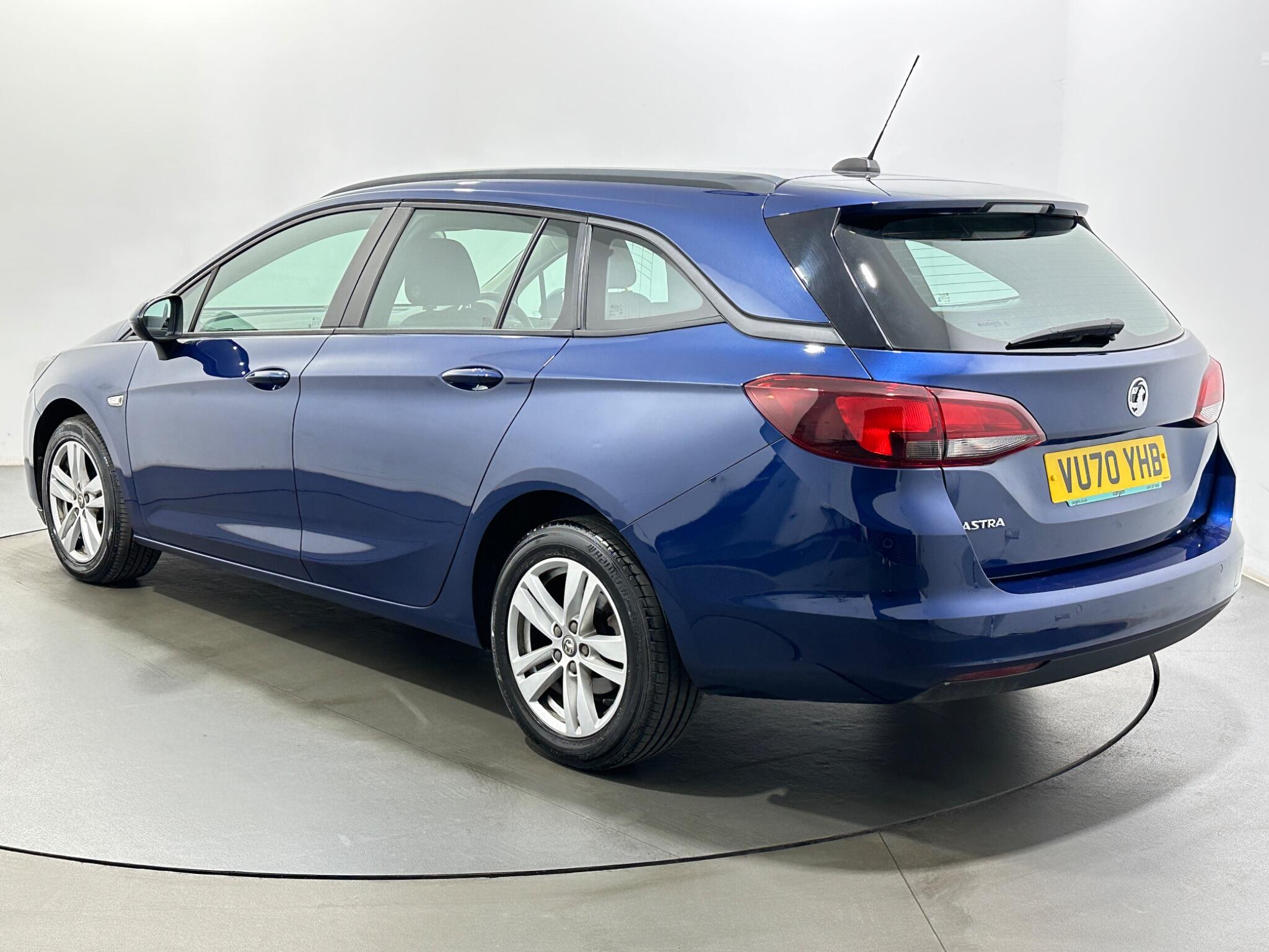 Vauxhall Astra view 6