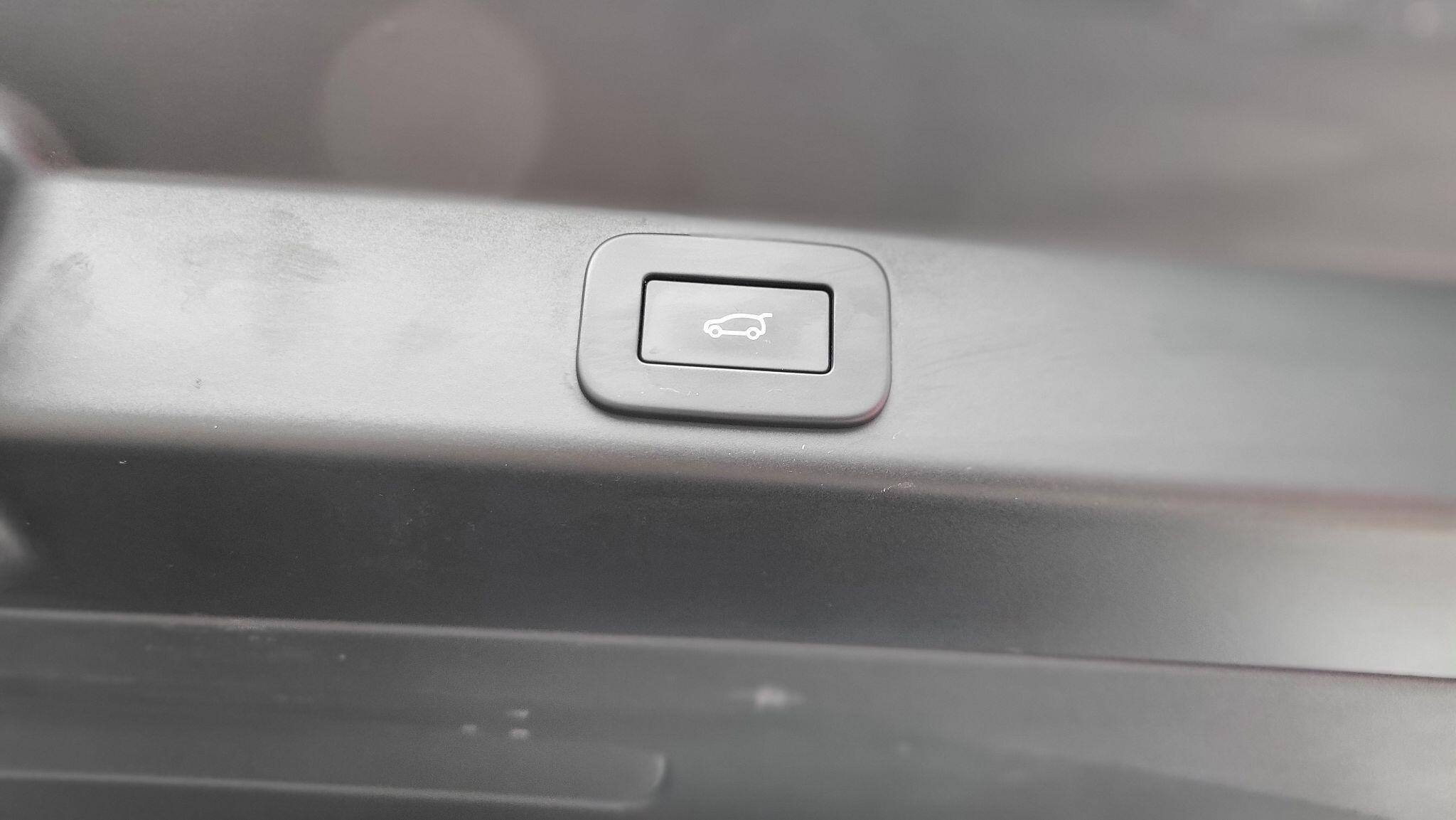 Land Rover Range Rover Sport view 23