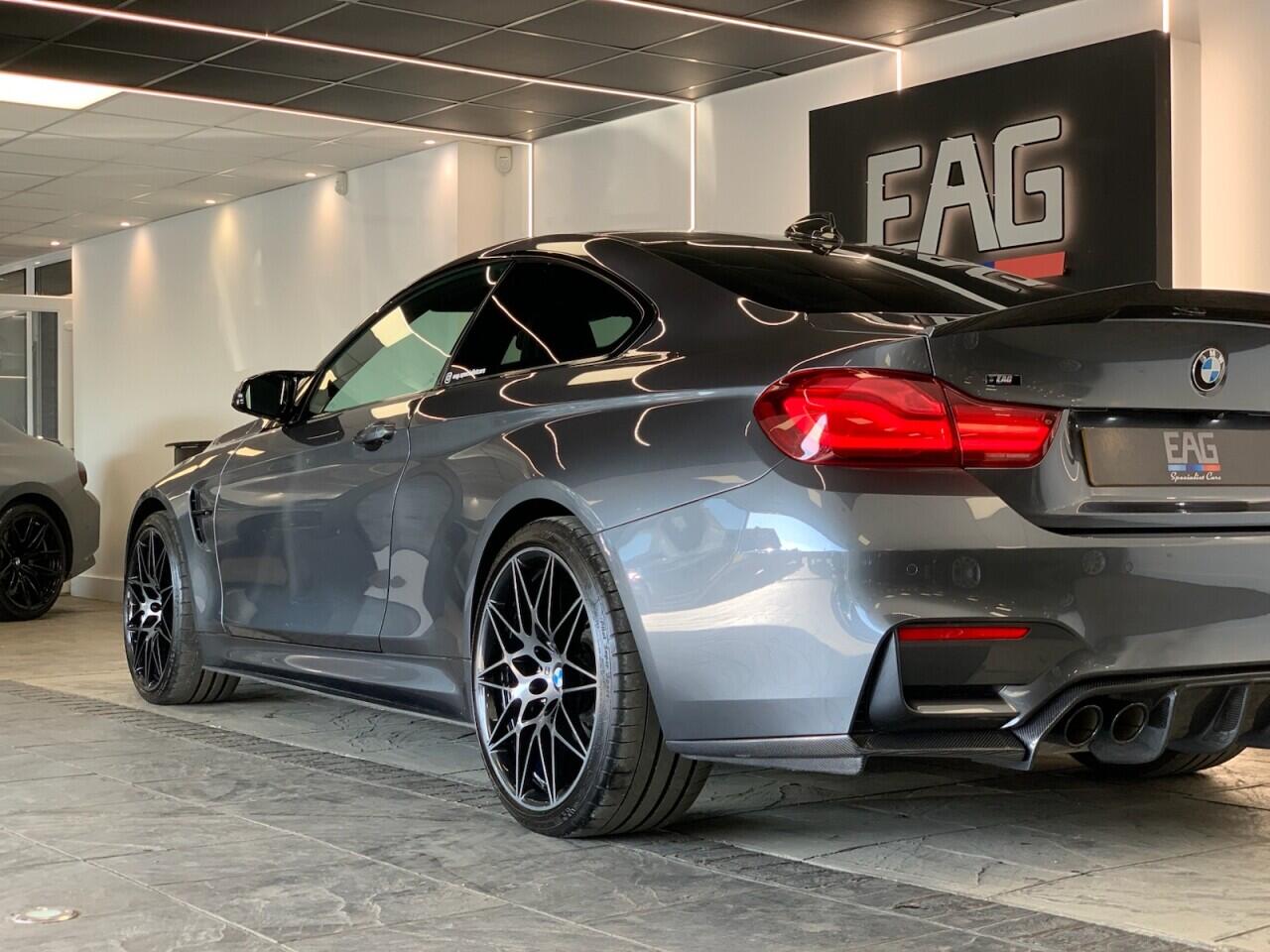 BMW M4 view 7