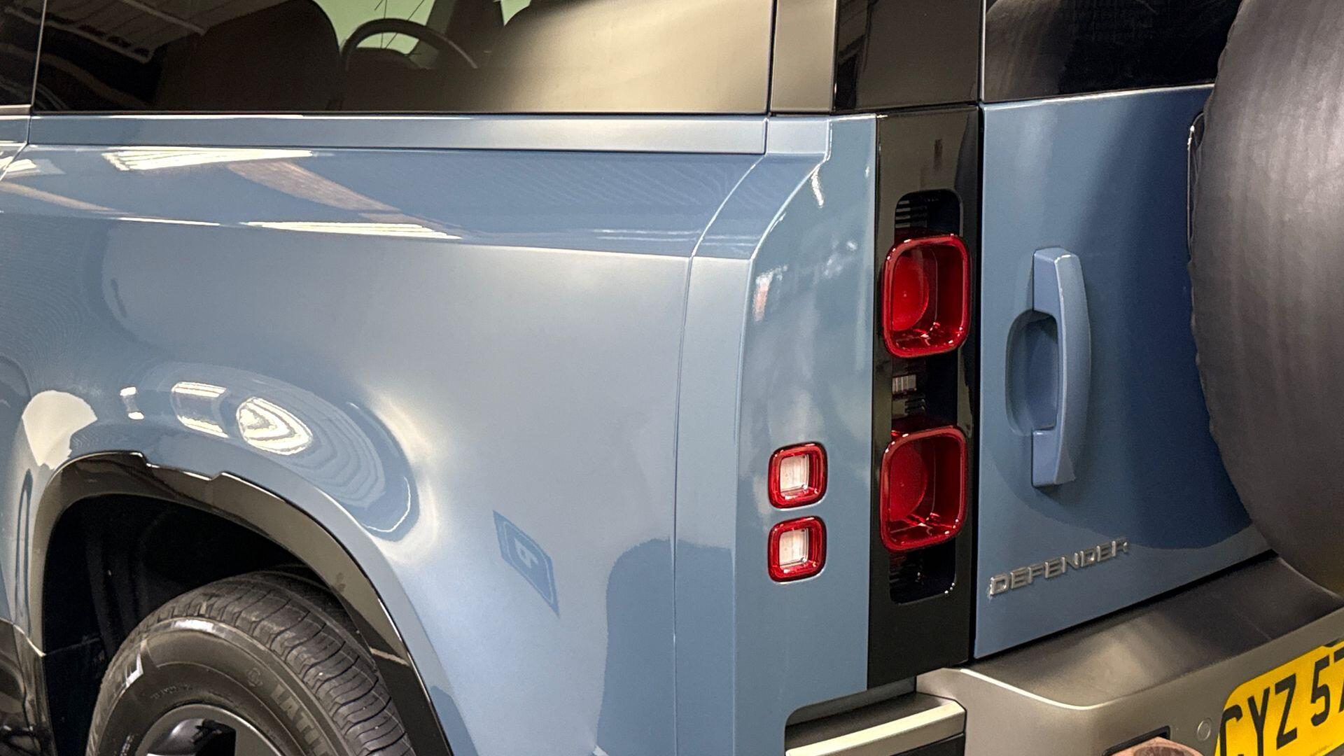Land Rover Defender view 19