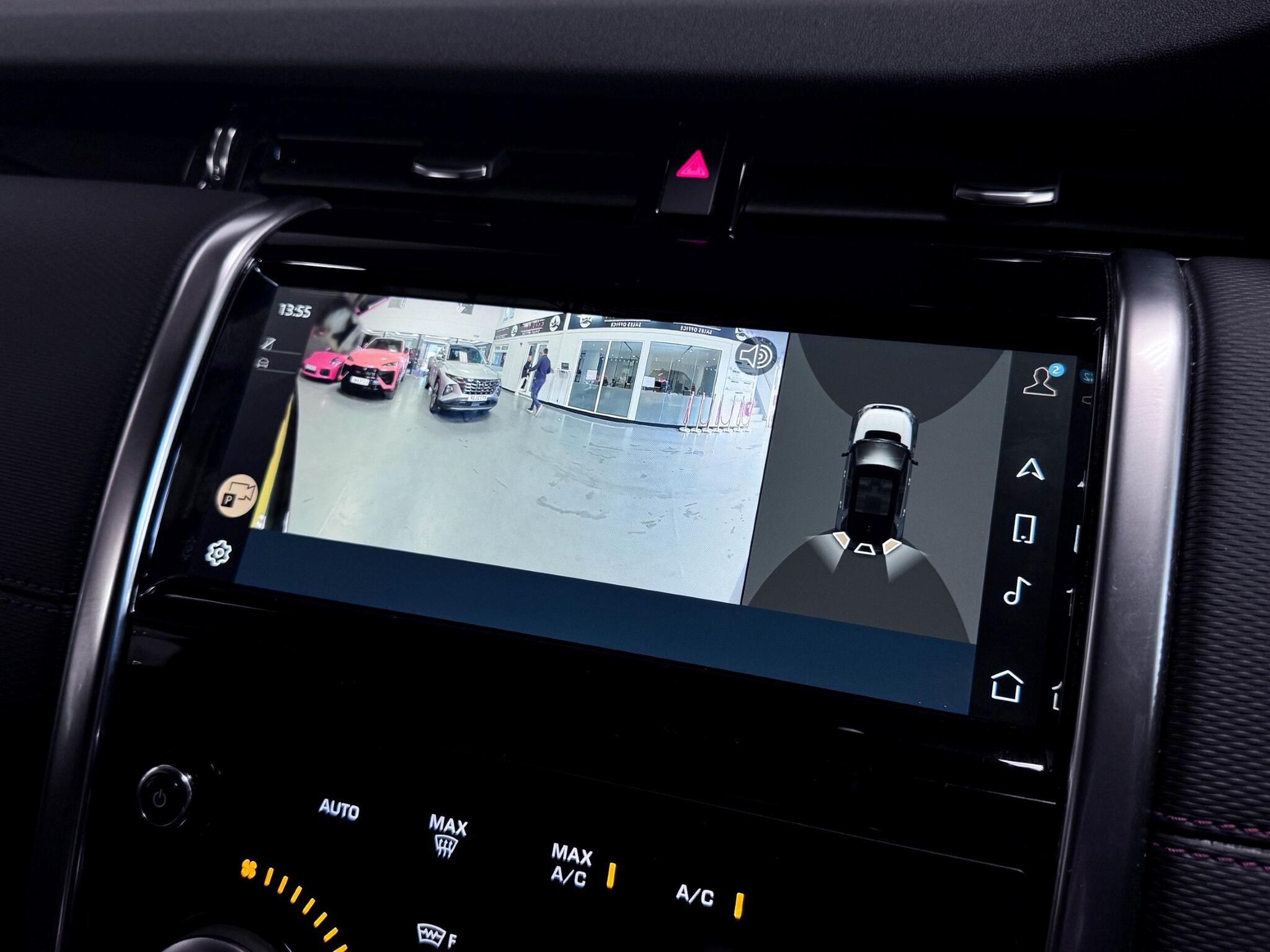 Land Rover Discovery Sport view 75