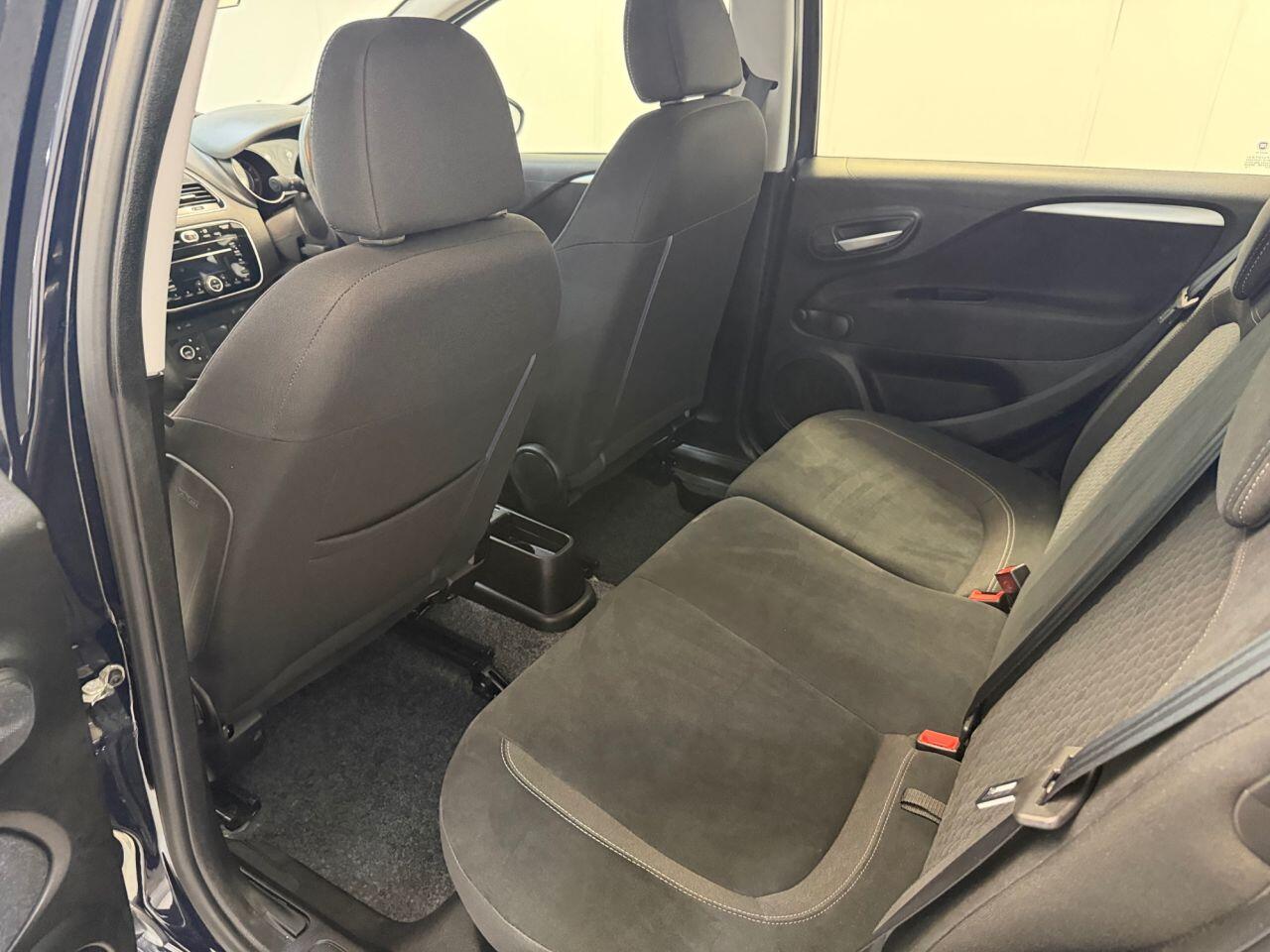 Fiat Punto view 45