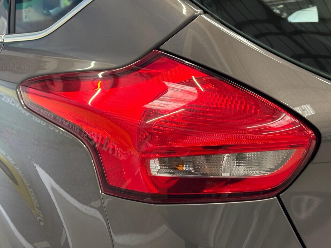 Ford Focus view 50