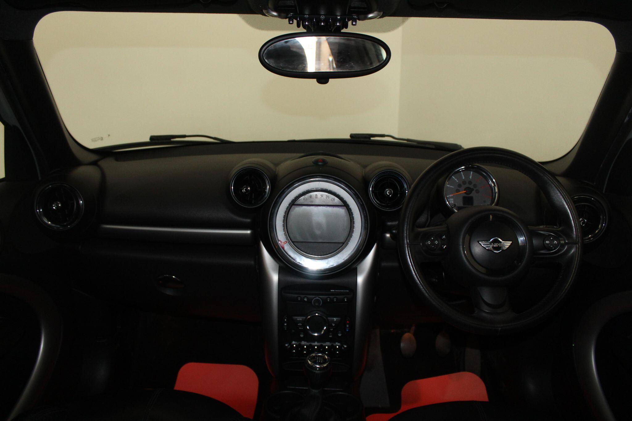 Mini Countryman view 29
