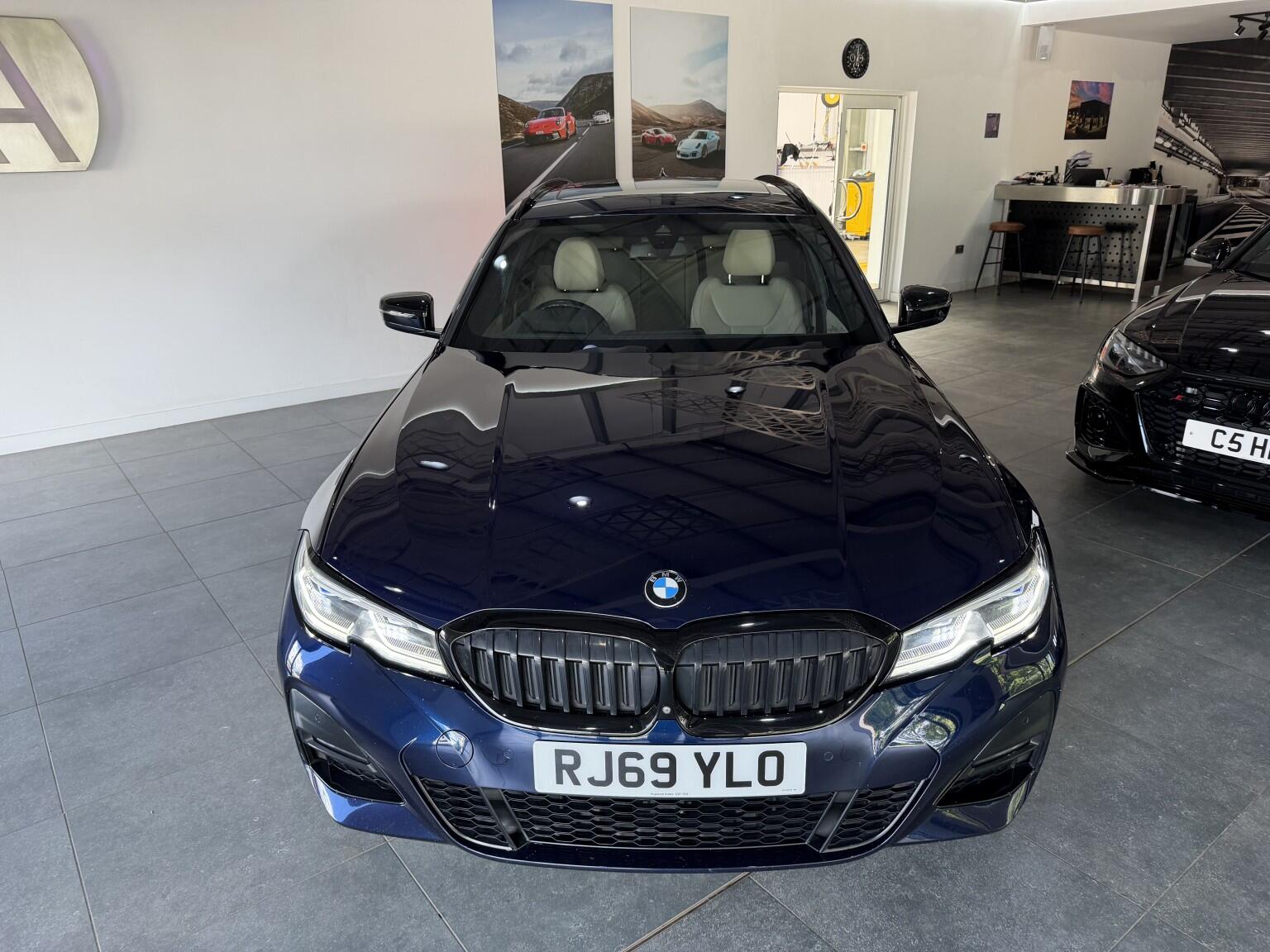 BMW 3 Series view 25