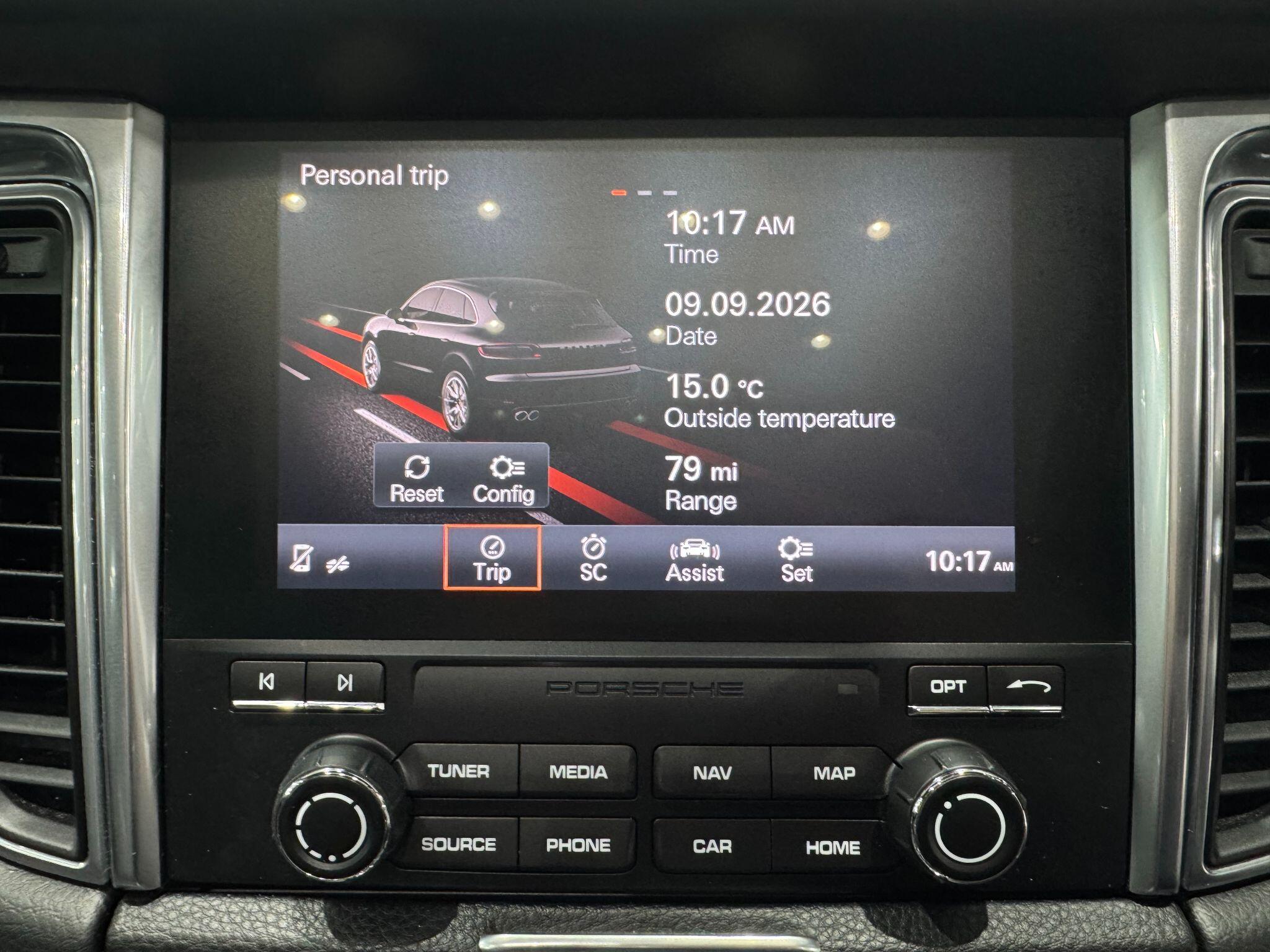 Porsche Macan view 37