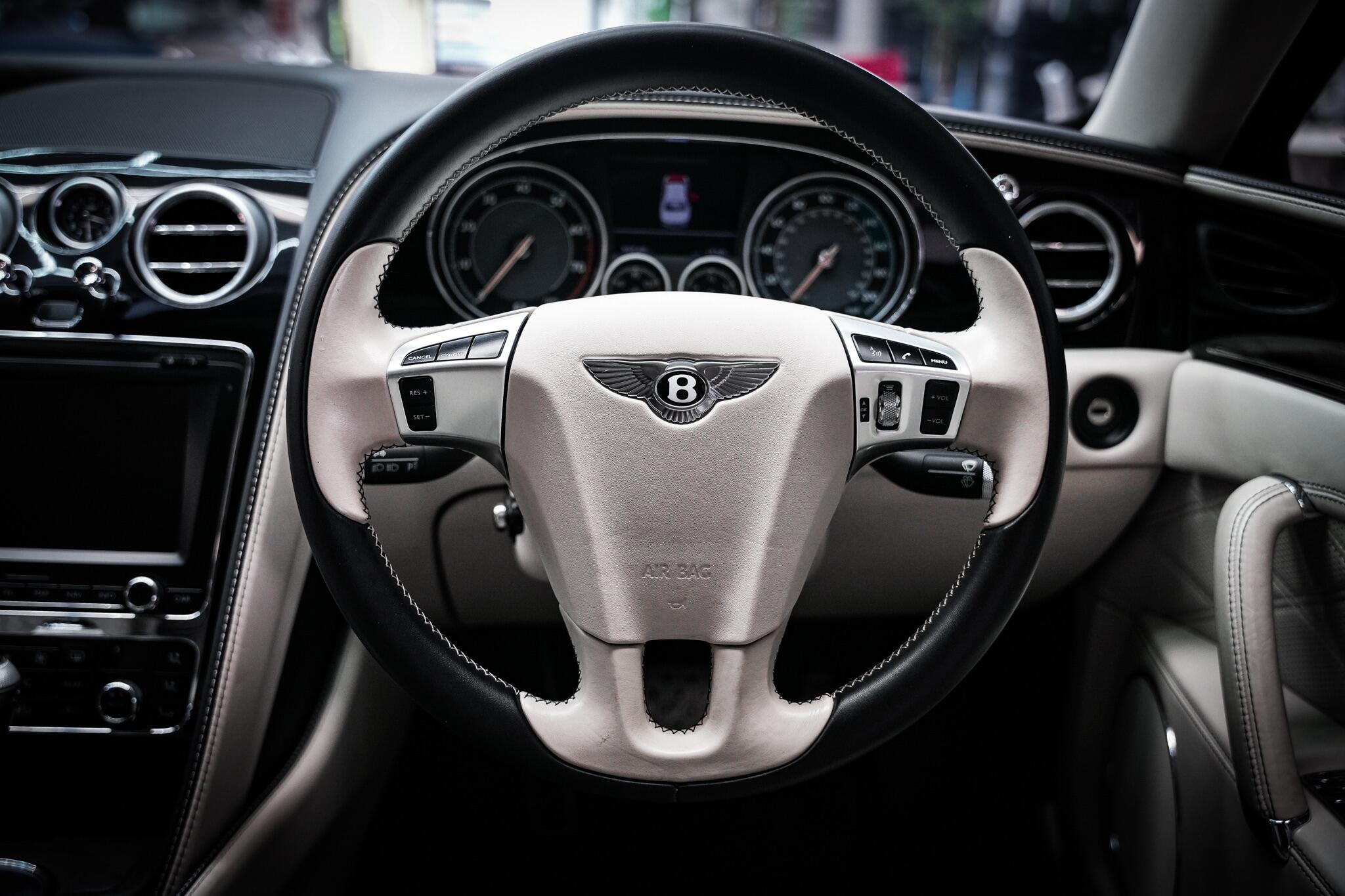 Bentley Flying Spur view 20