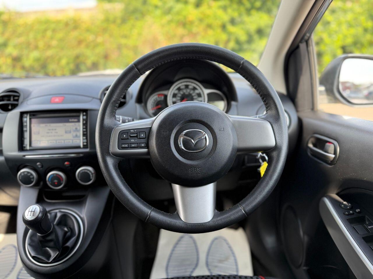 Mazda Mazda2 view 23