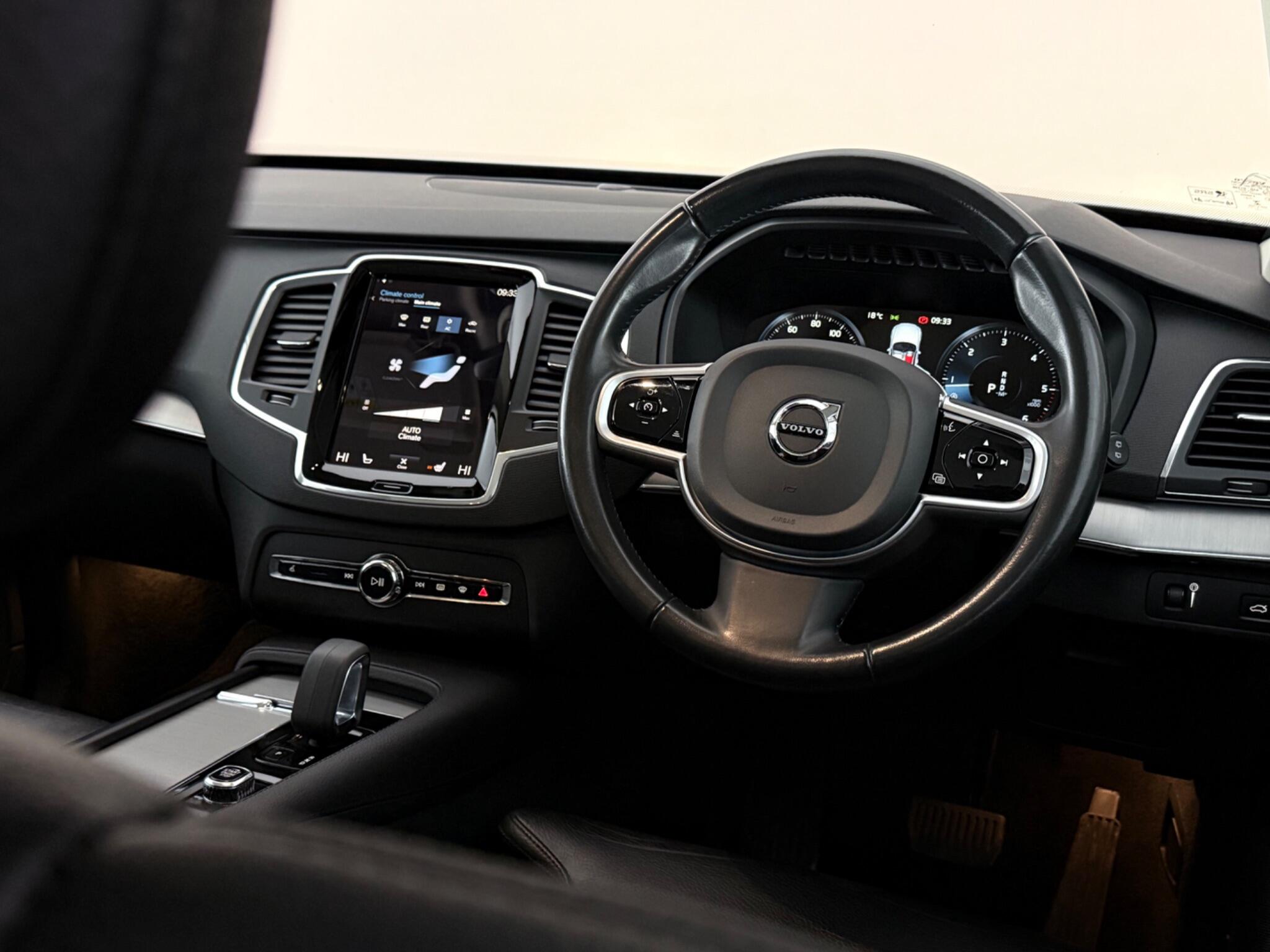 Volvo XC90 view 14