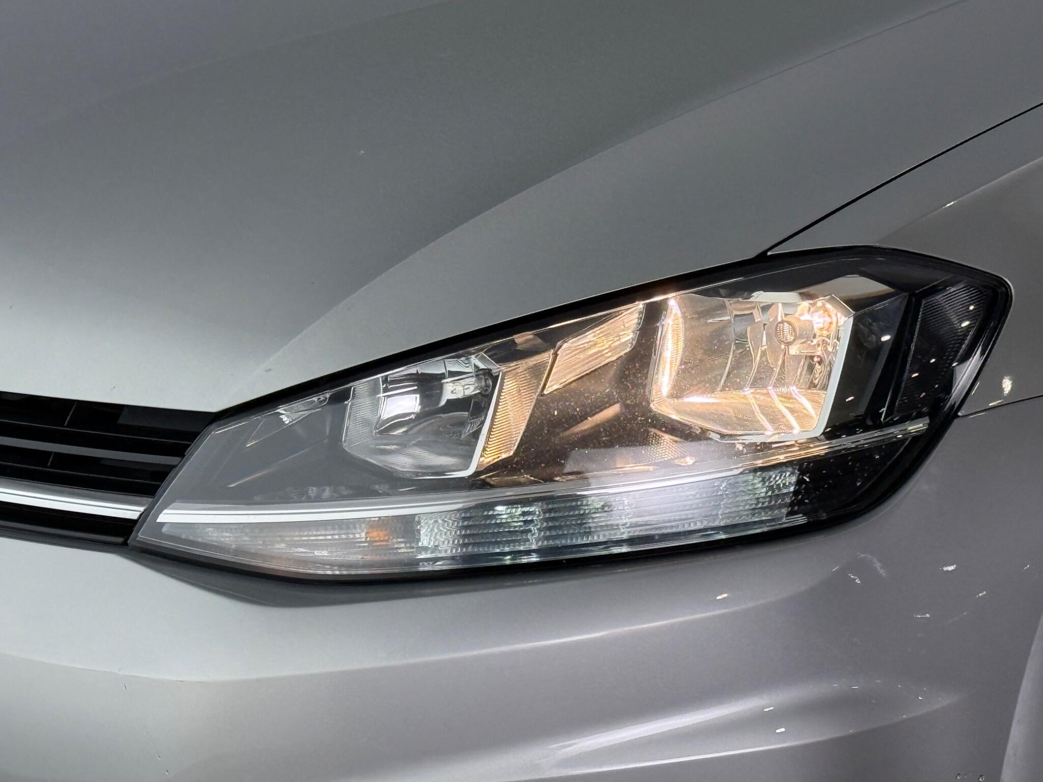 Volkswagen Golf view 12