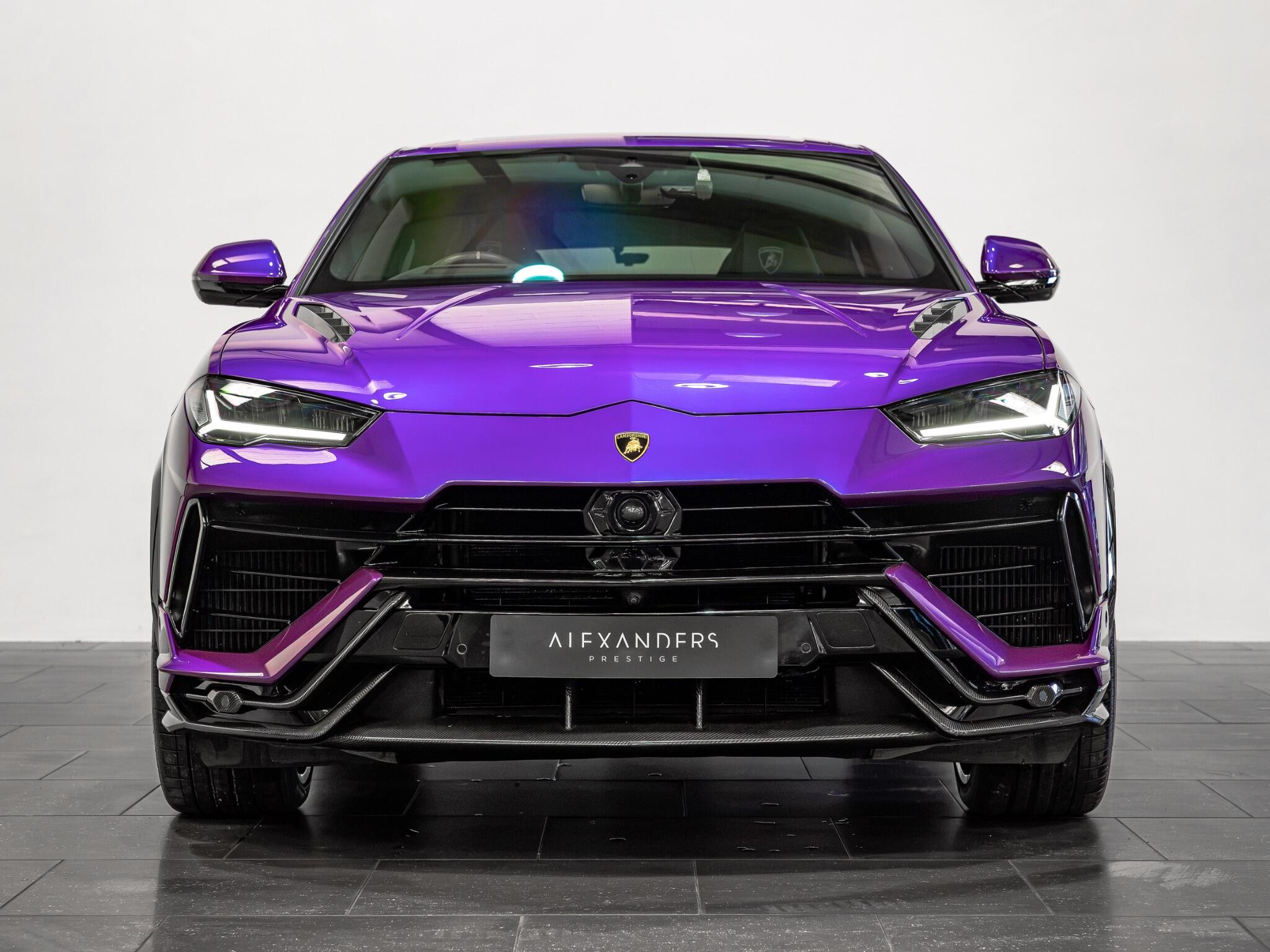 Lamborghini Urus view 9