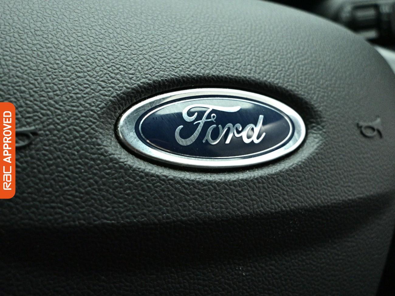 Ford Kuga view 25