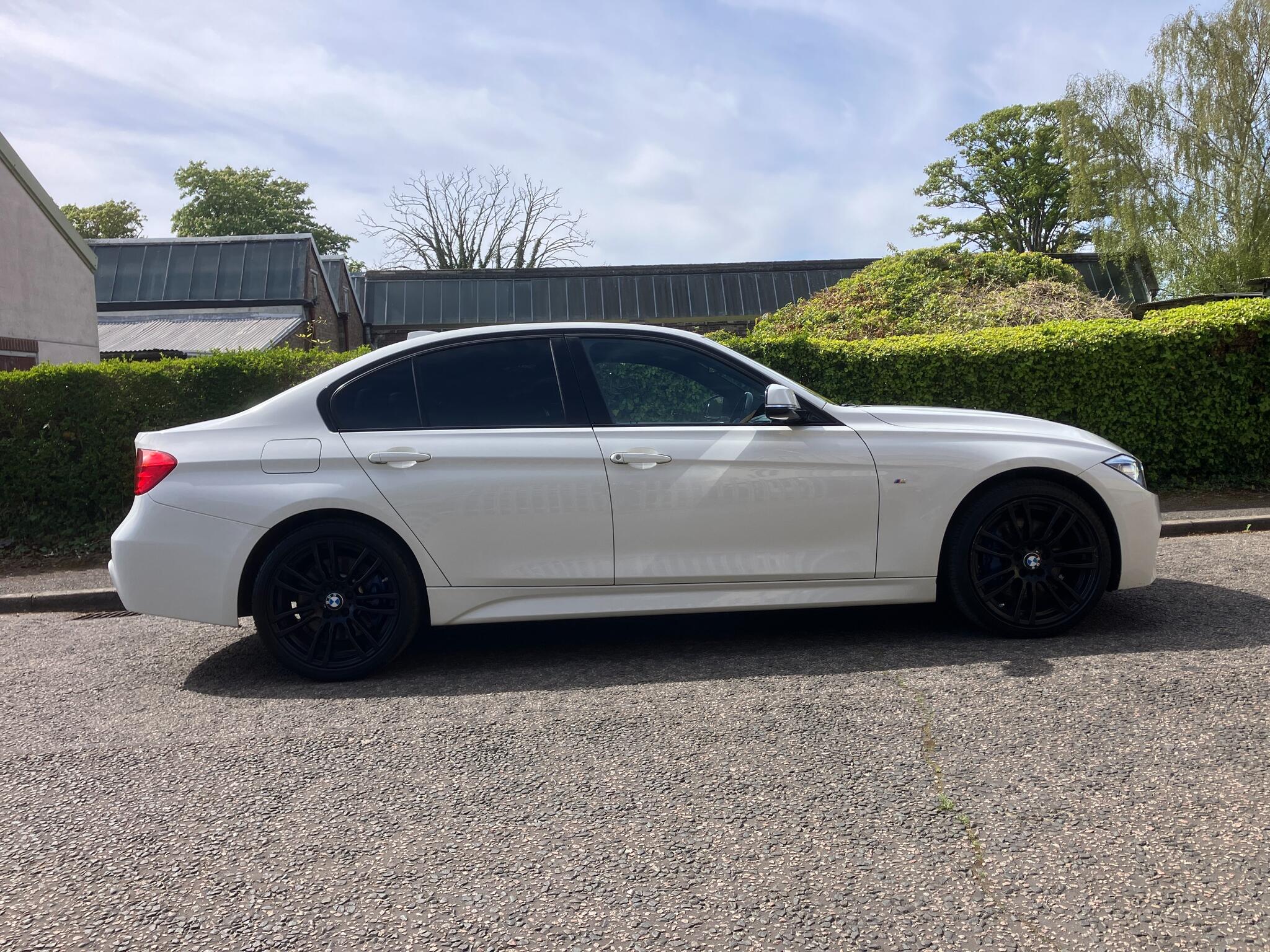 BMW 3 Series view 8