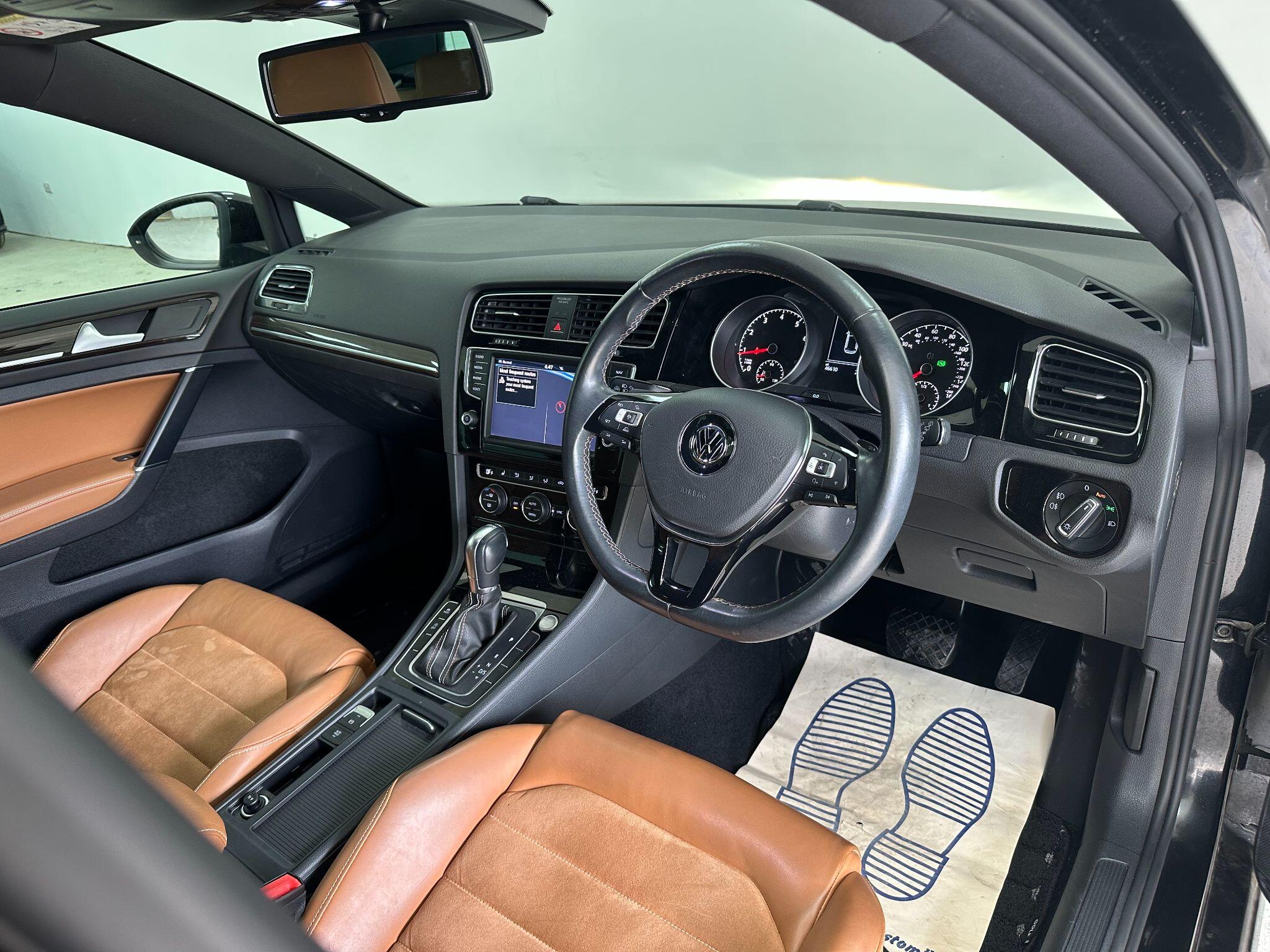 2015 Volkswagen Golf image 15
