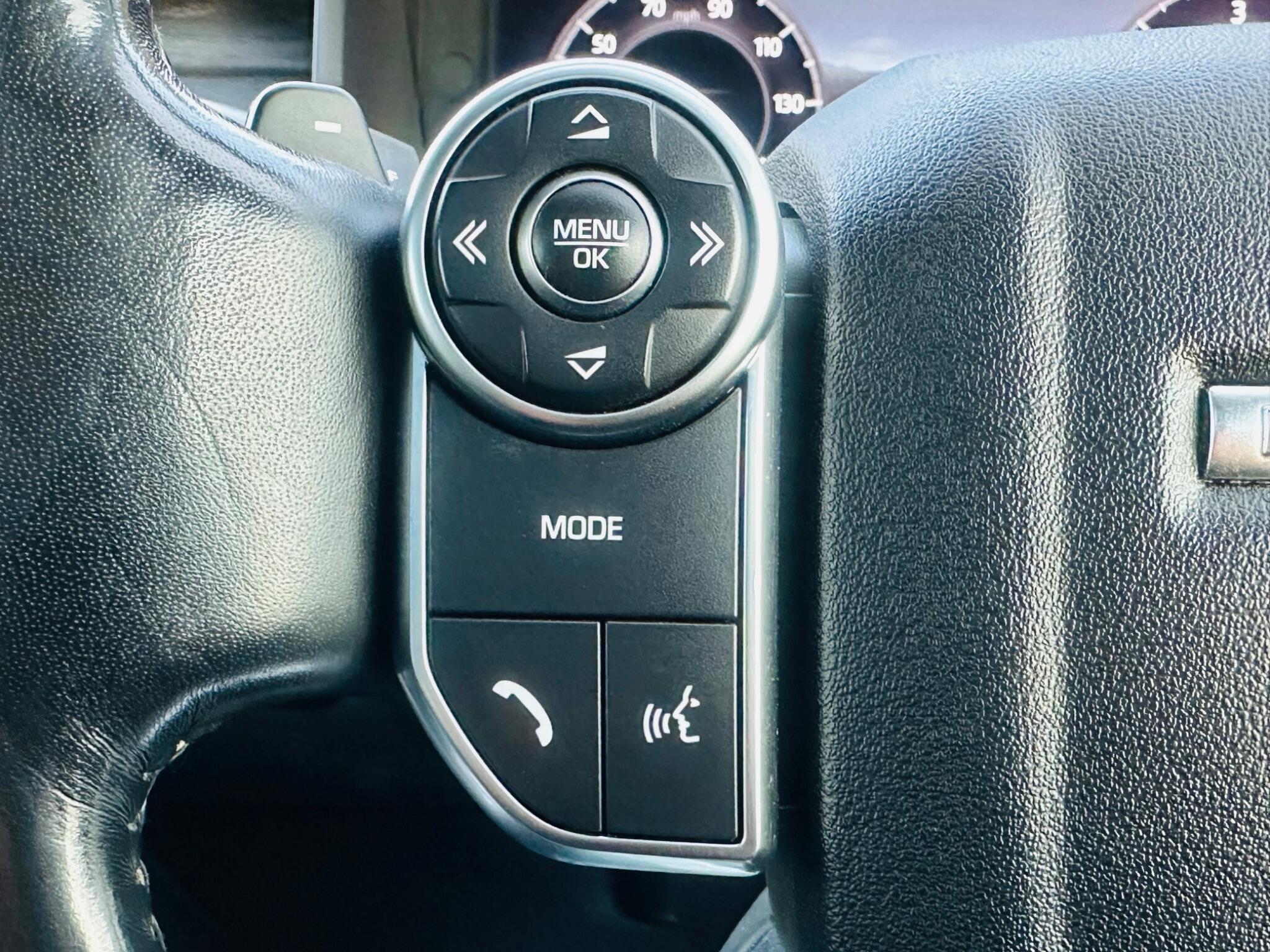 Land Rover Discovery view 35