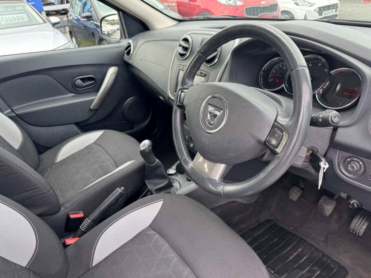 Dacia Sandero view 52