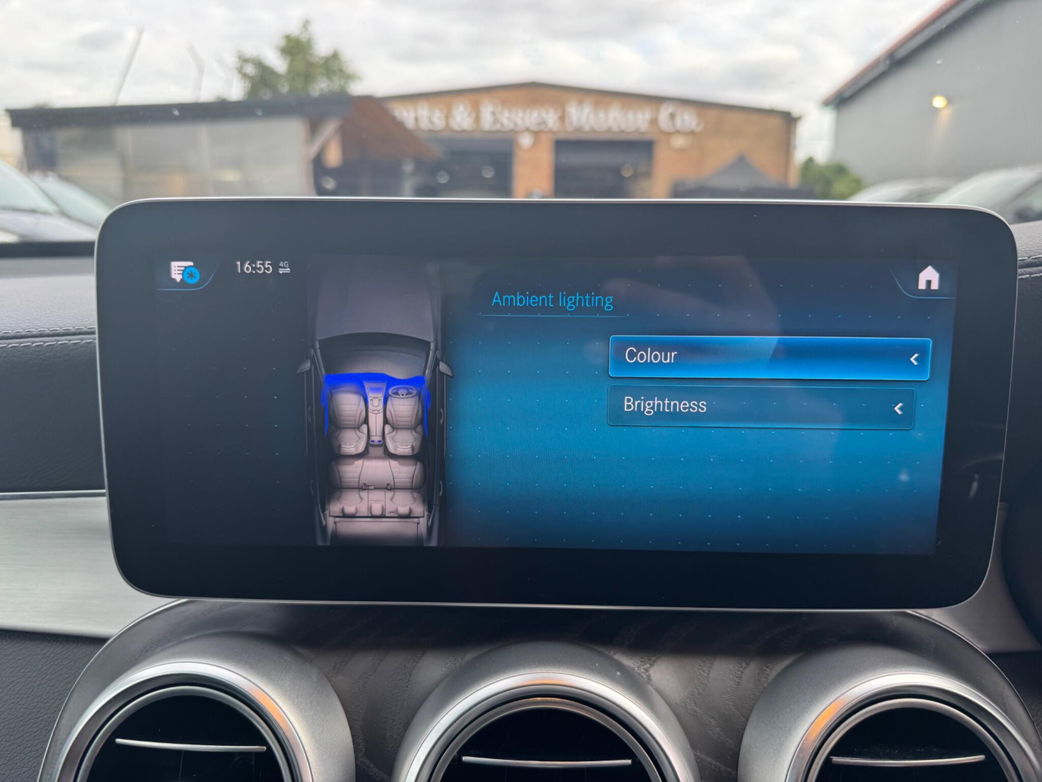 Mercedes-Benz GLC view 44