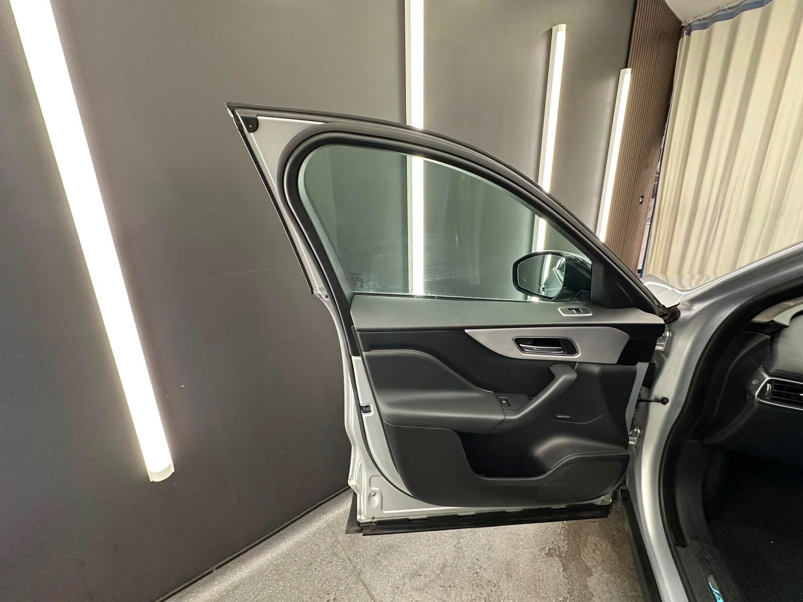 Jaguar F-Pace view 14