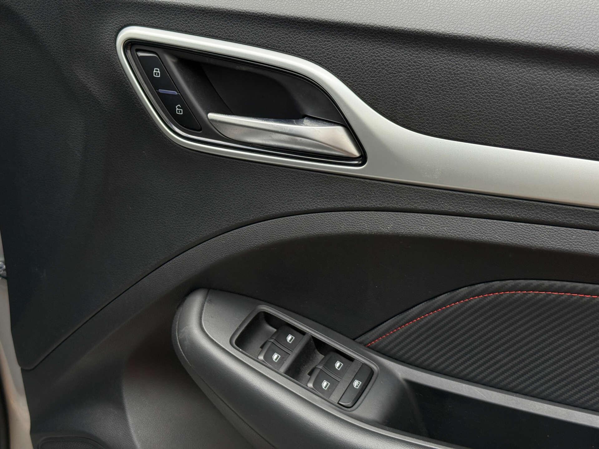 MG ZS view 22