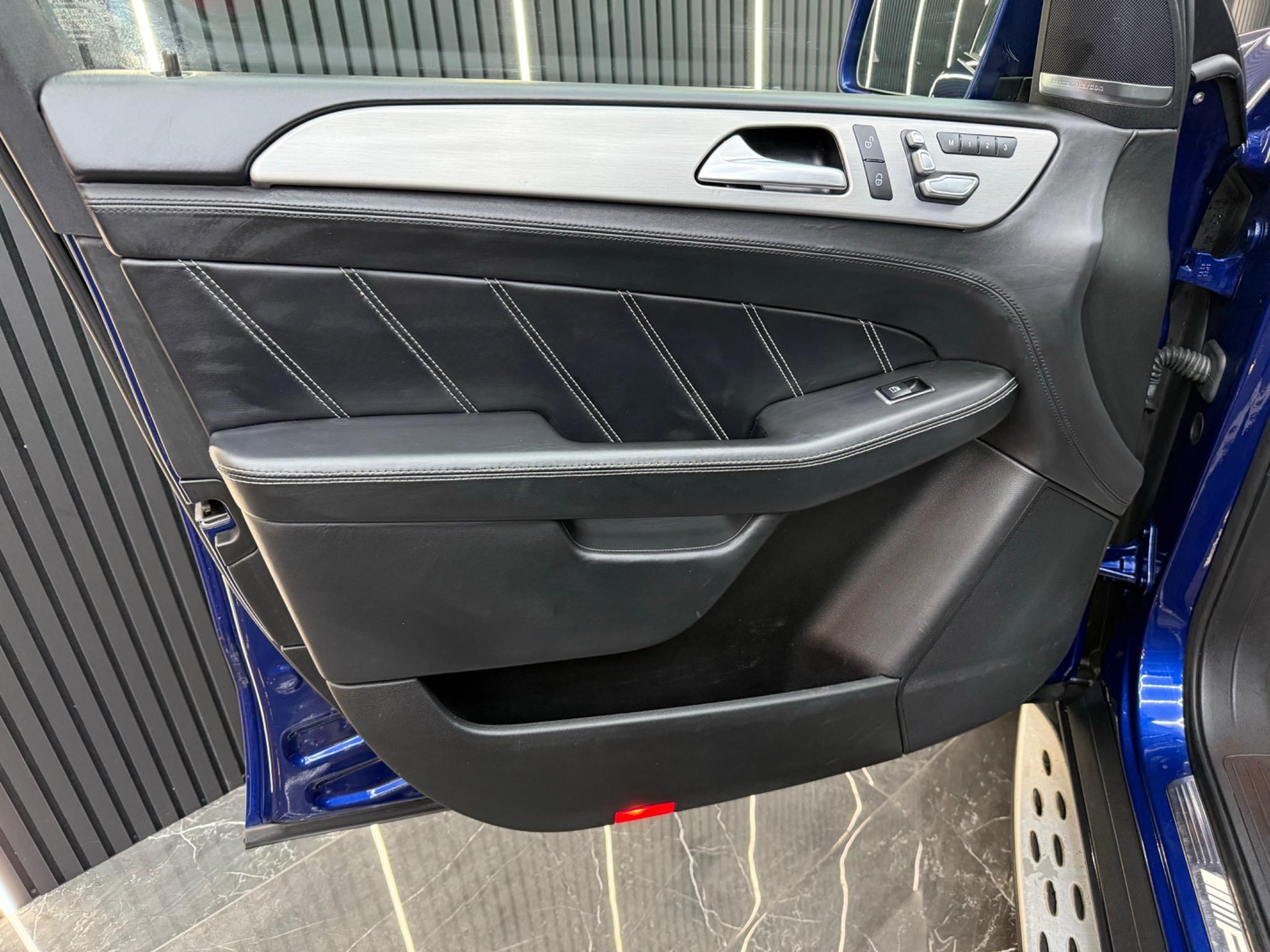 Mercedes-Benz Gle view 42