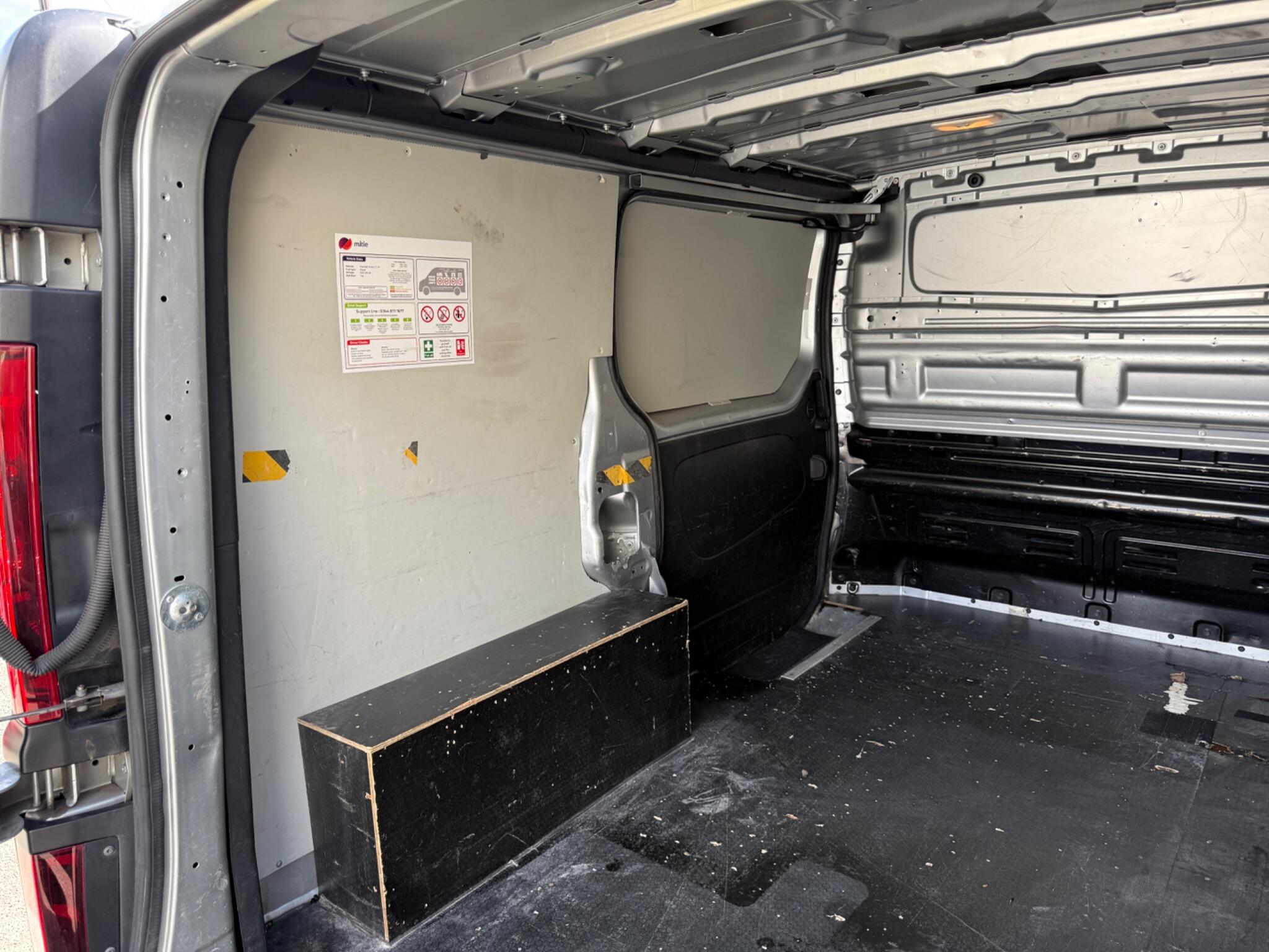Vauxhall Vivaro - Image 41