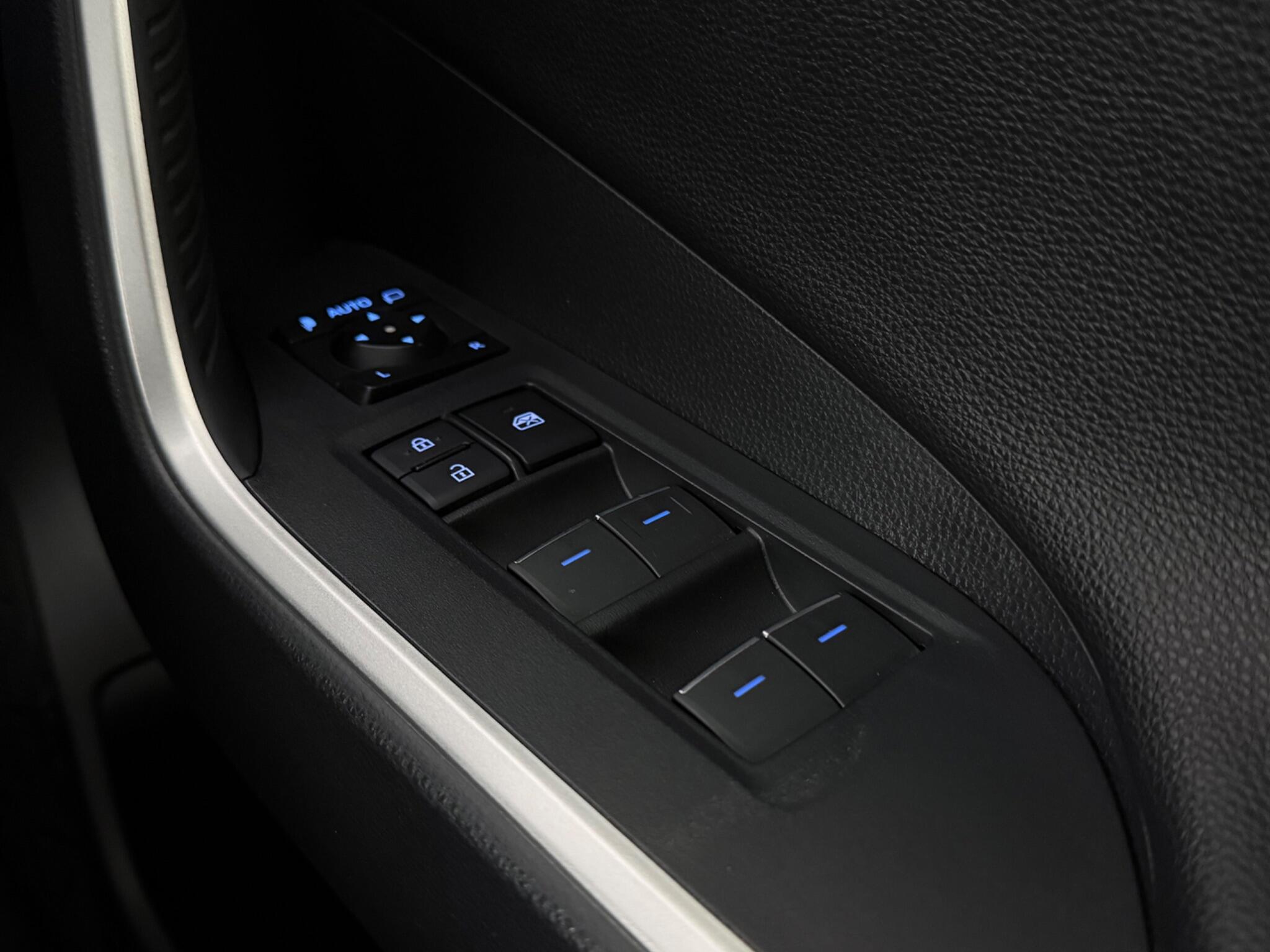 Toyota Rav4 view 17