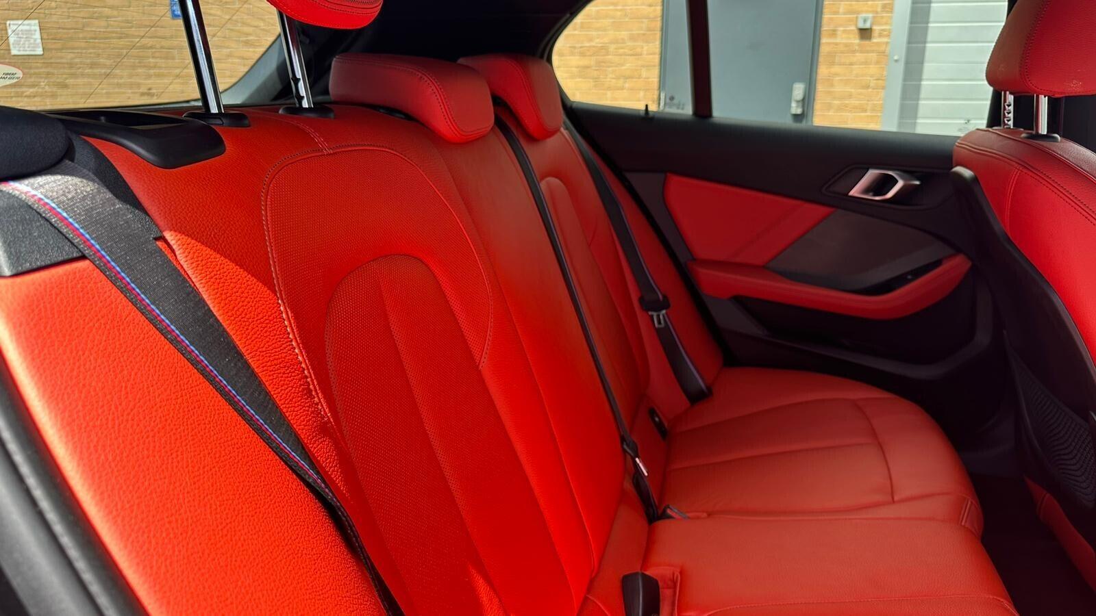 BMW 1 Series view 16