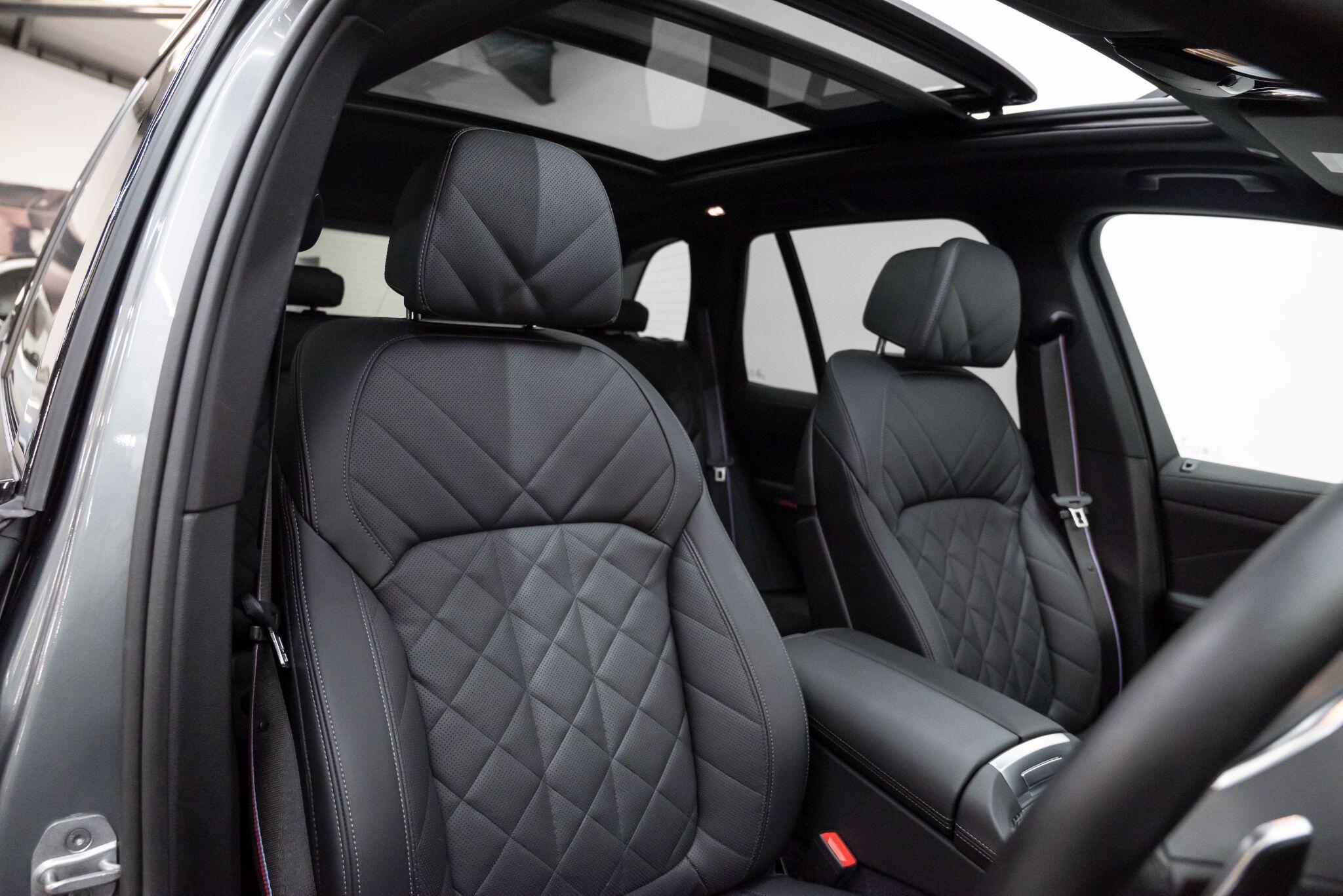 BMW X5 view 18