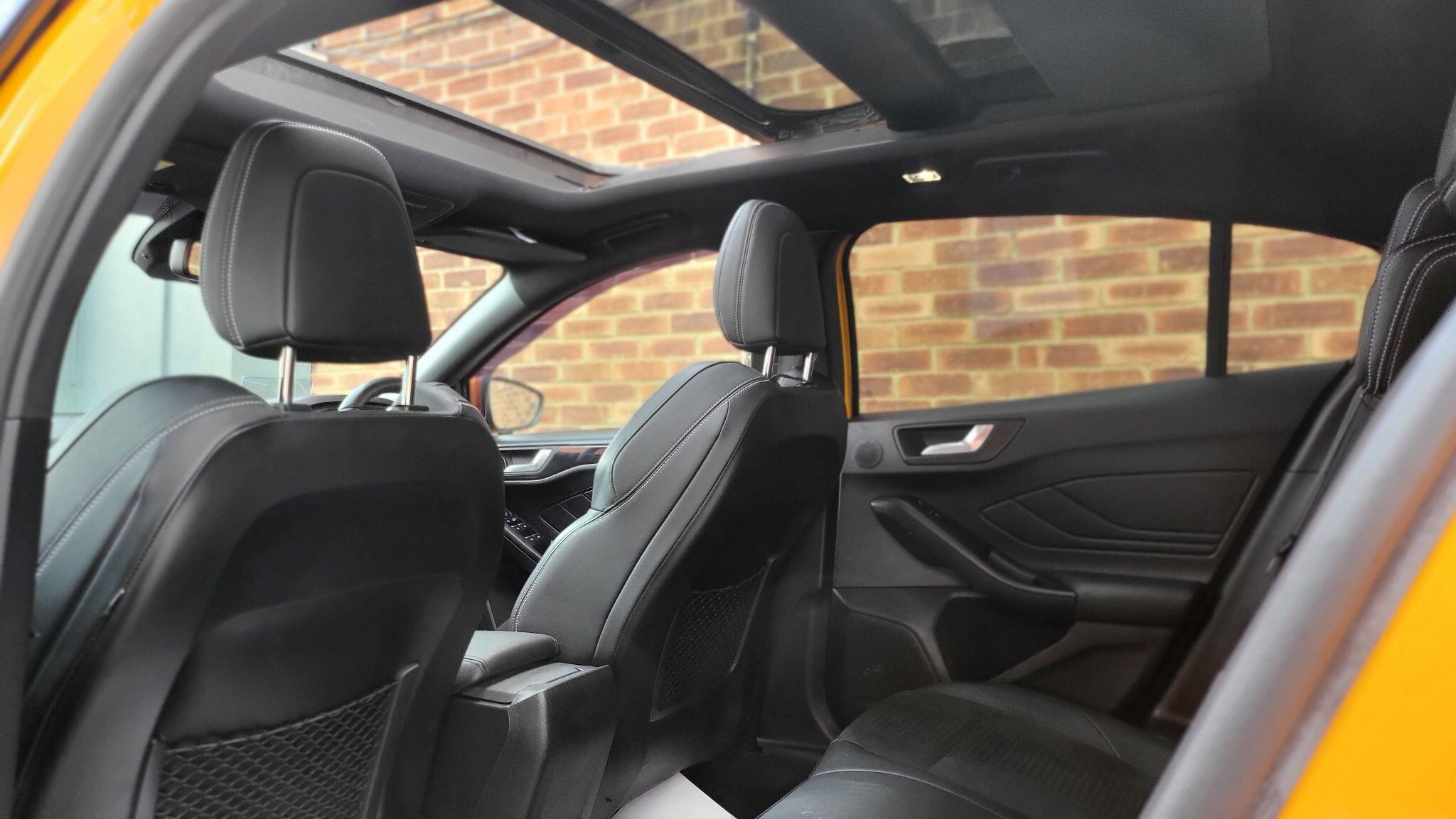 Ford Focus view 21