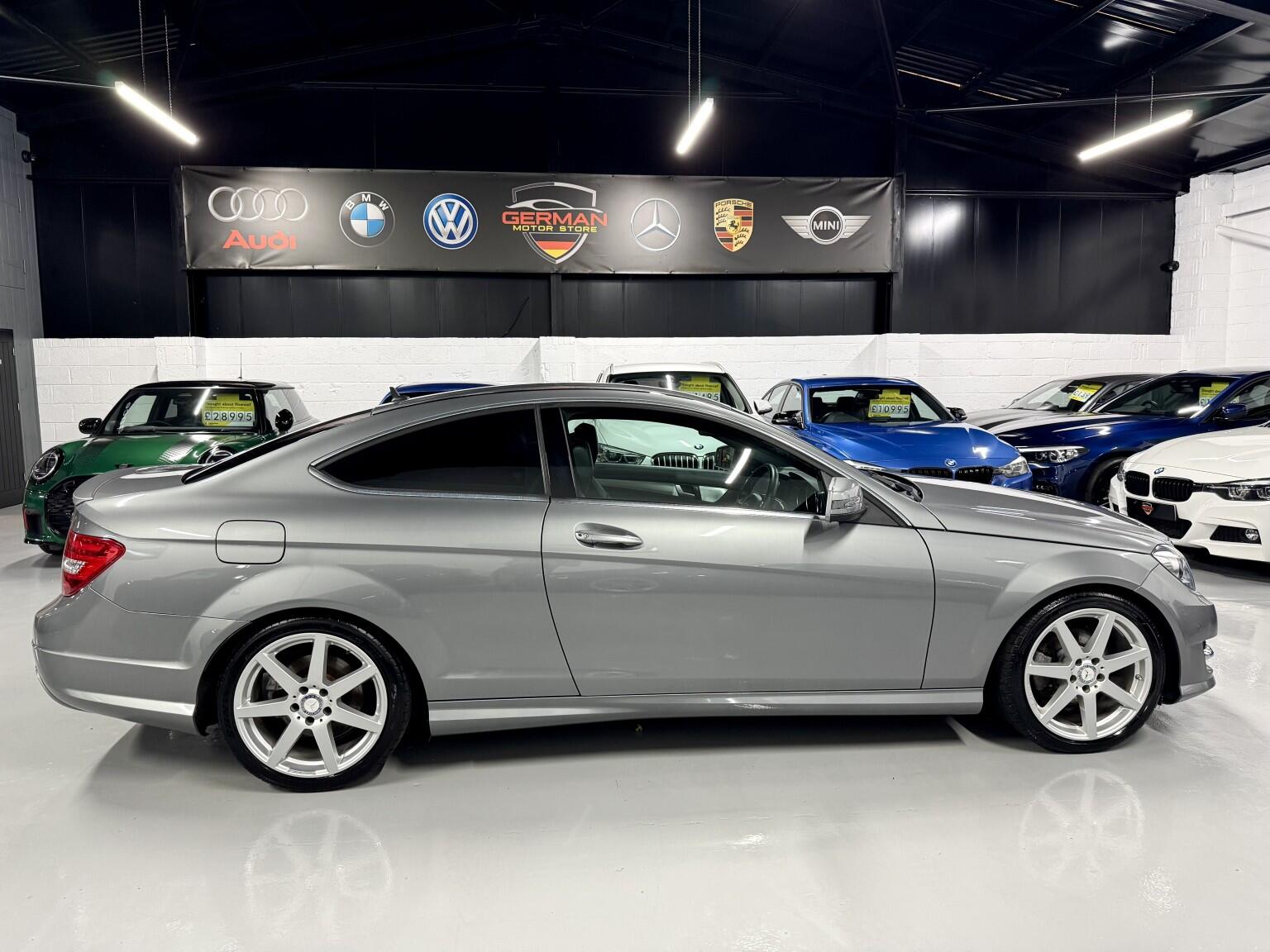 Mercedes-Benz C Class view 13