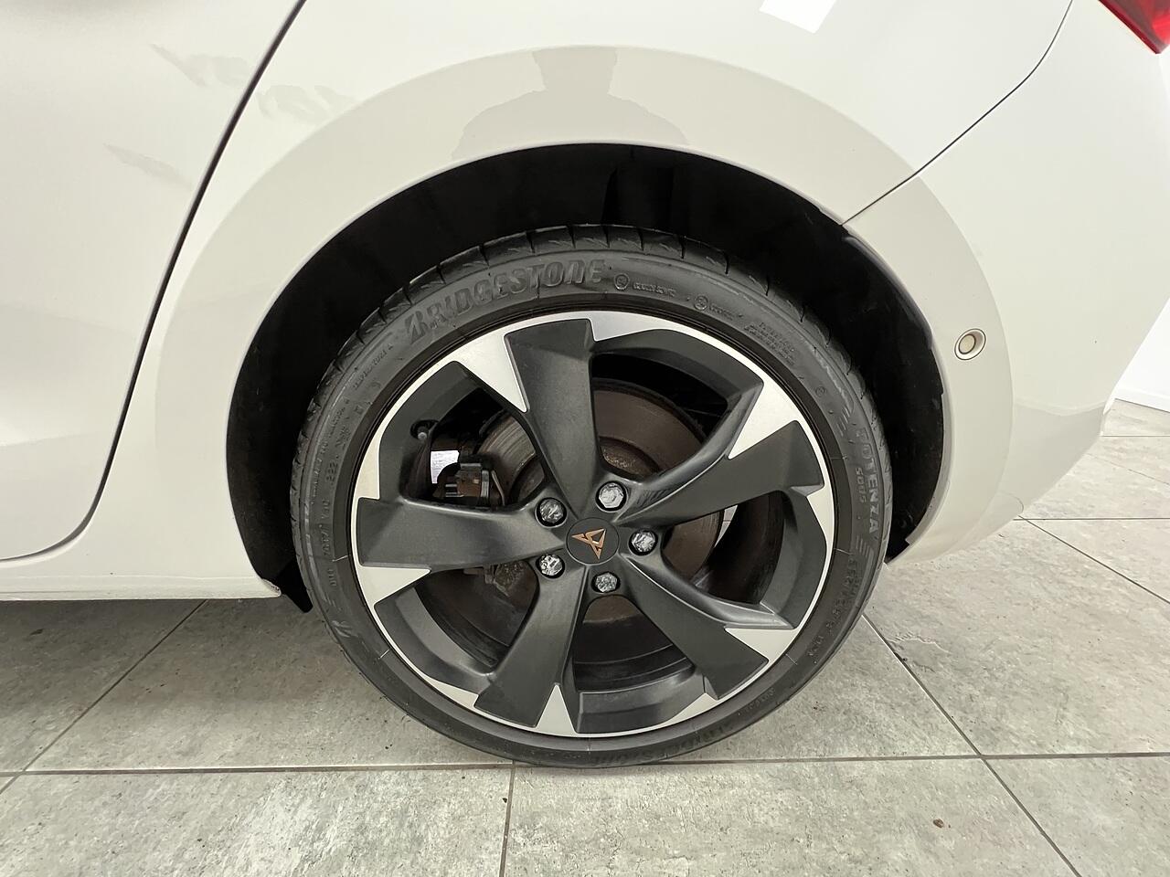 Cupra Leon view 23