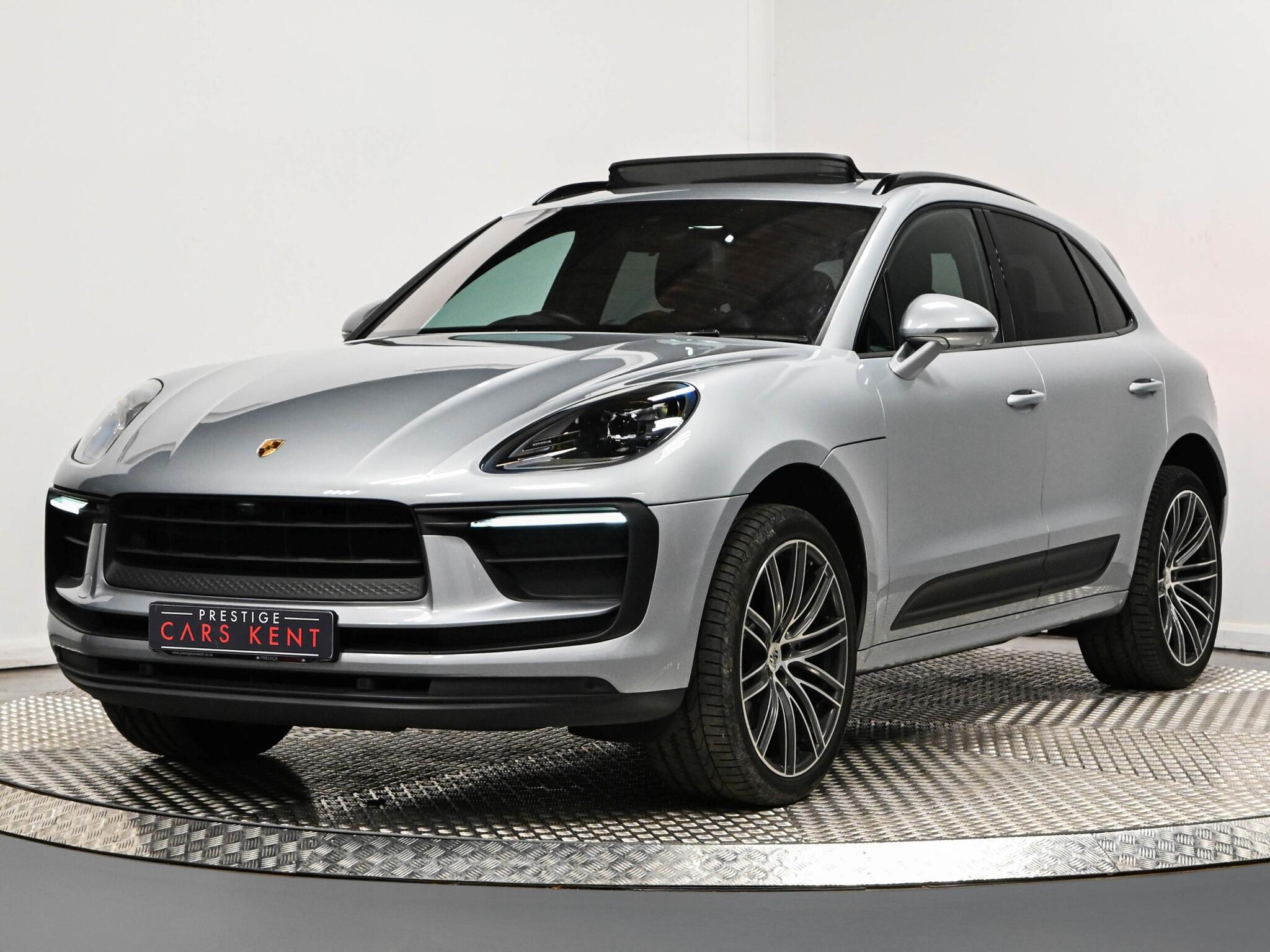 Porsche Macan view 40