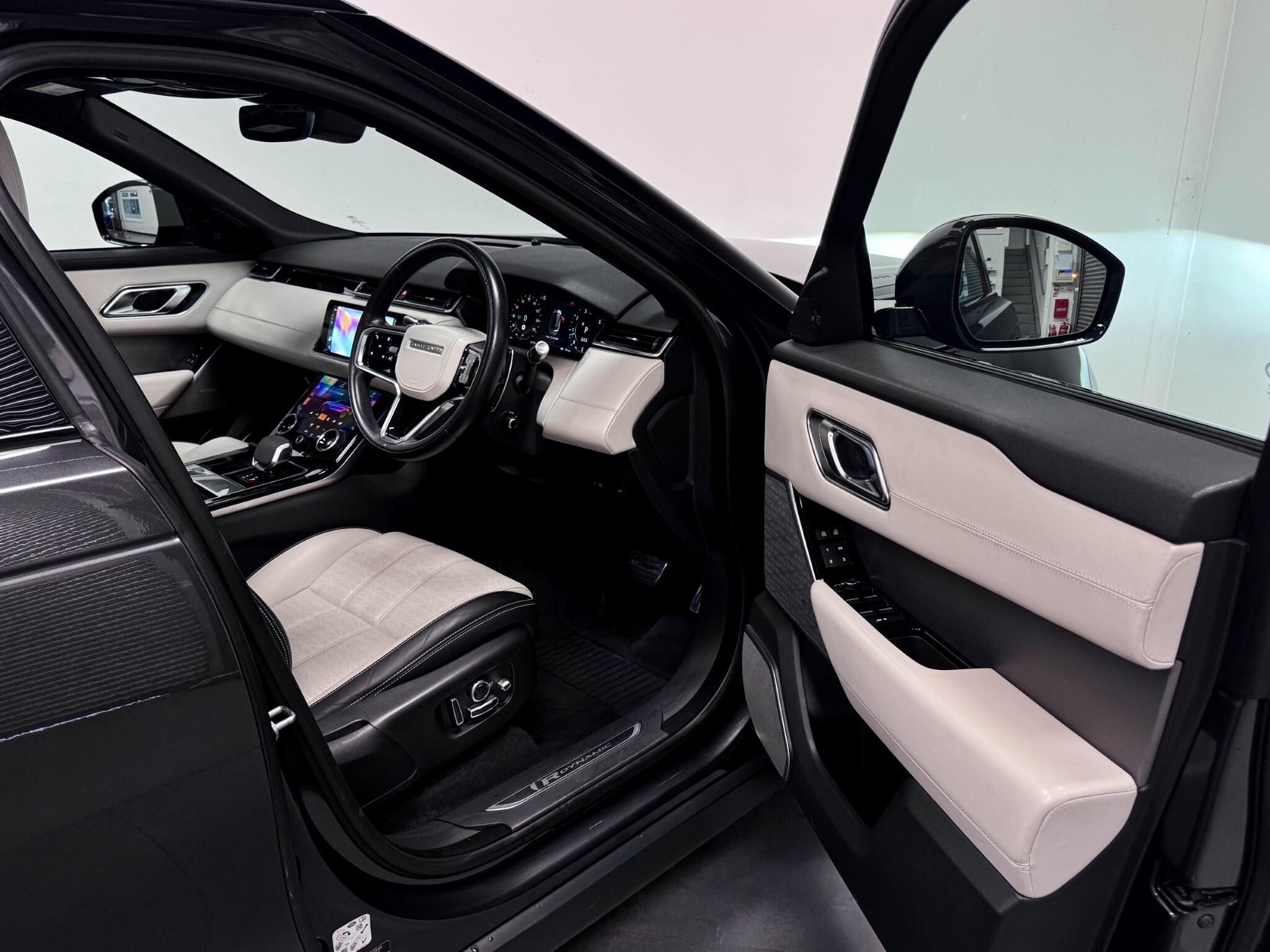 Land Rover Range Rover Velar view 19